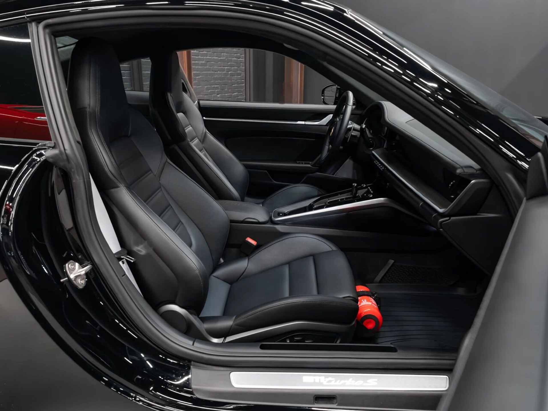 mph106_1497114204_porsche_911_2022_e317ddf975