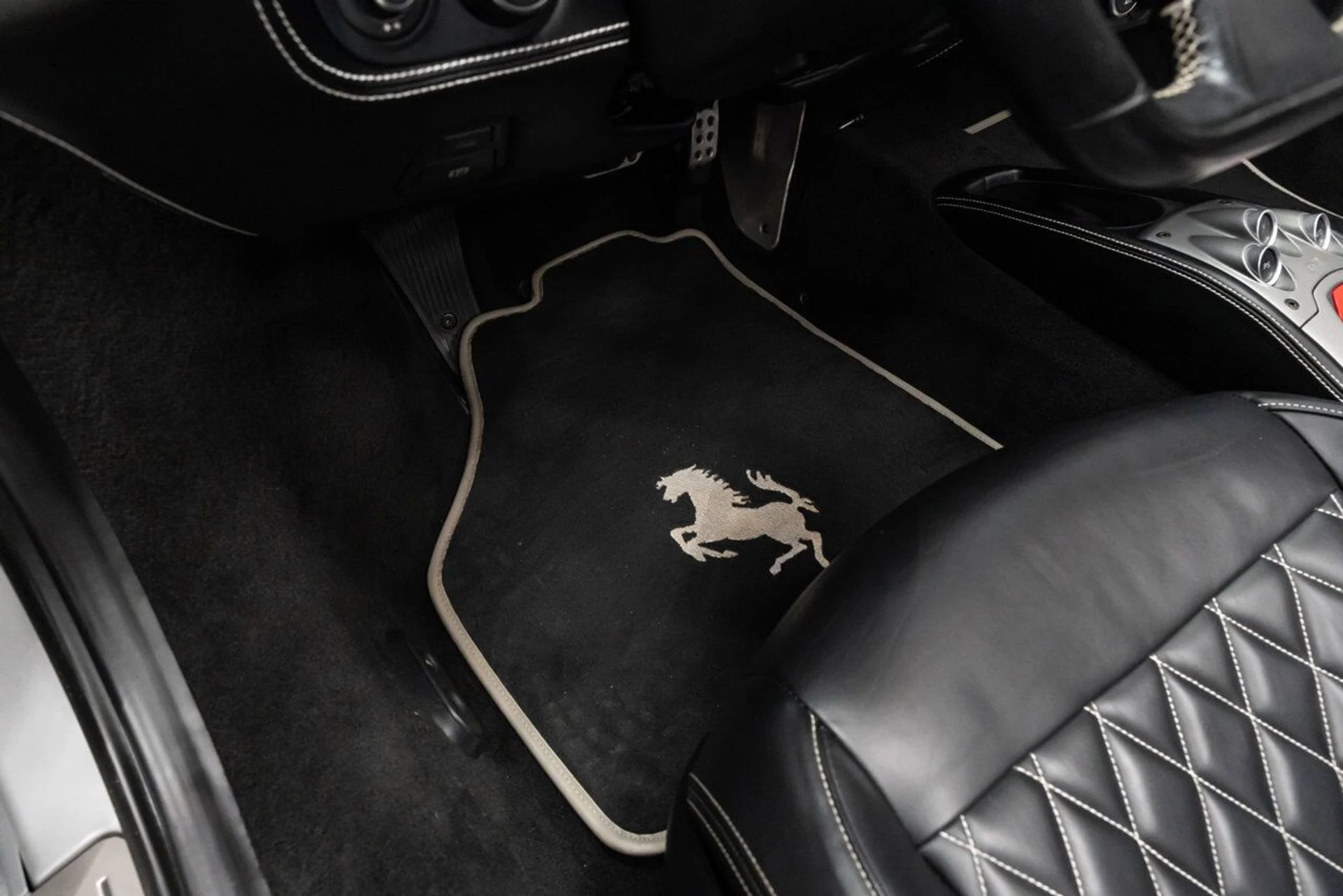 mph106_1876691613_ferrari_458_italia_2013_e7064f37fc