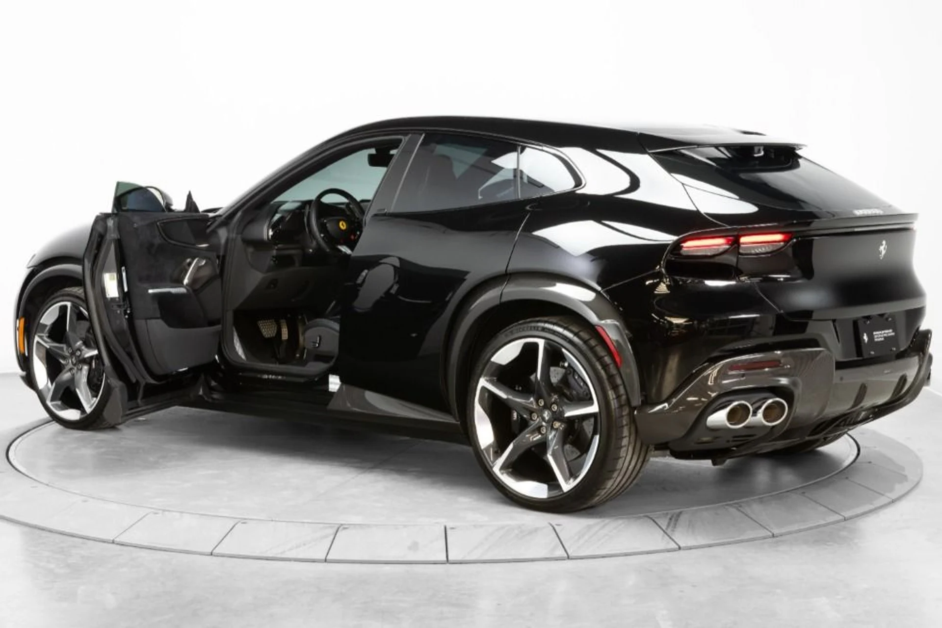 mph106_2832386633_Used_2025_Ferrari_Purosangue_1766002020_971caea592
