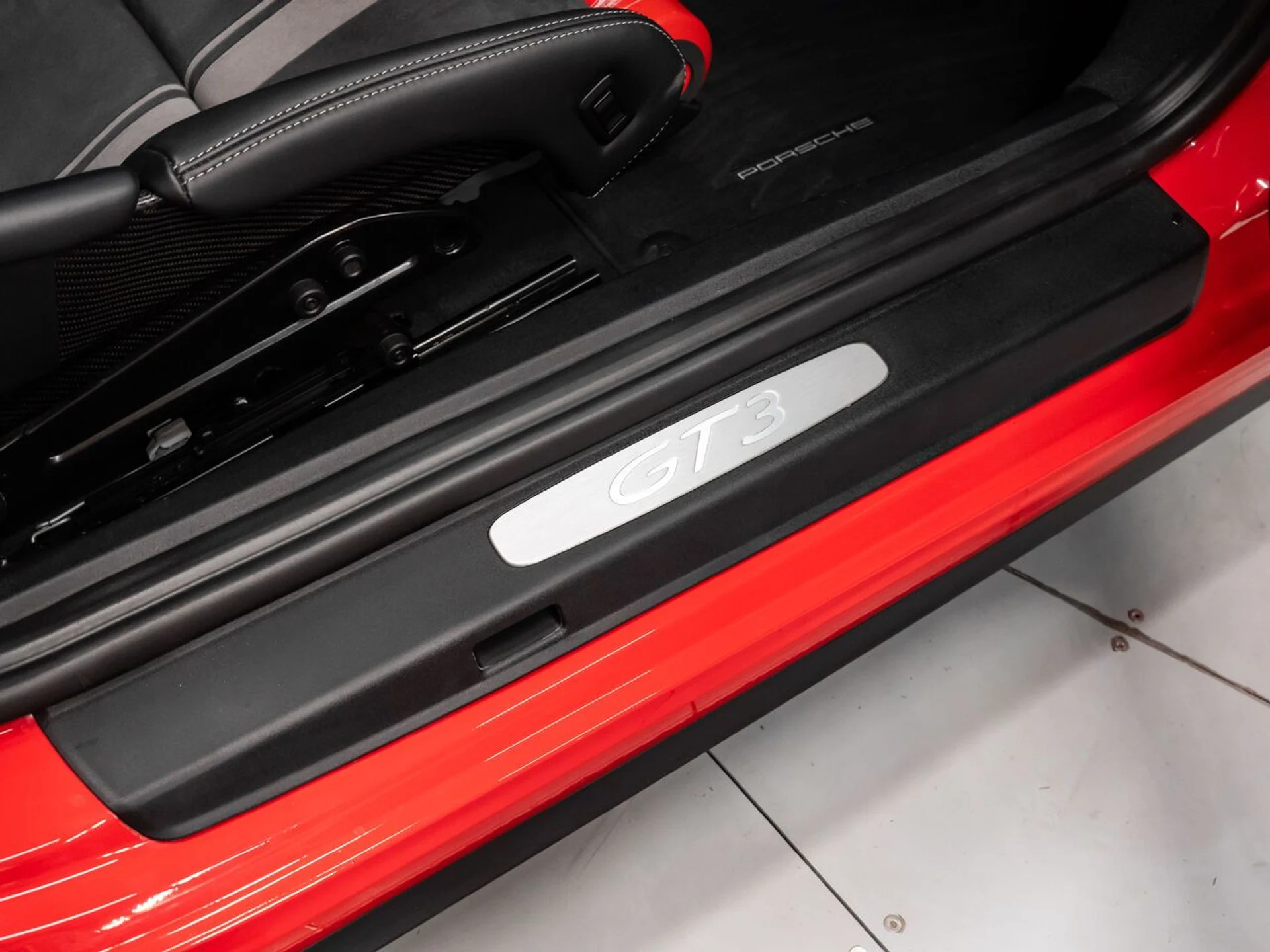 mph106_3138858604_porsche_911_2018_71184250ba