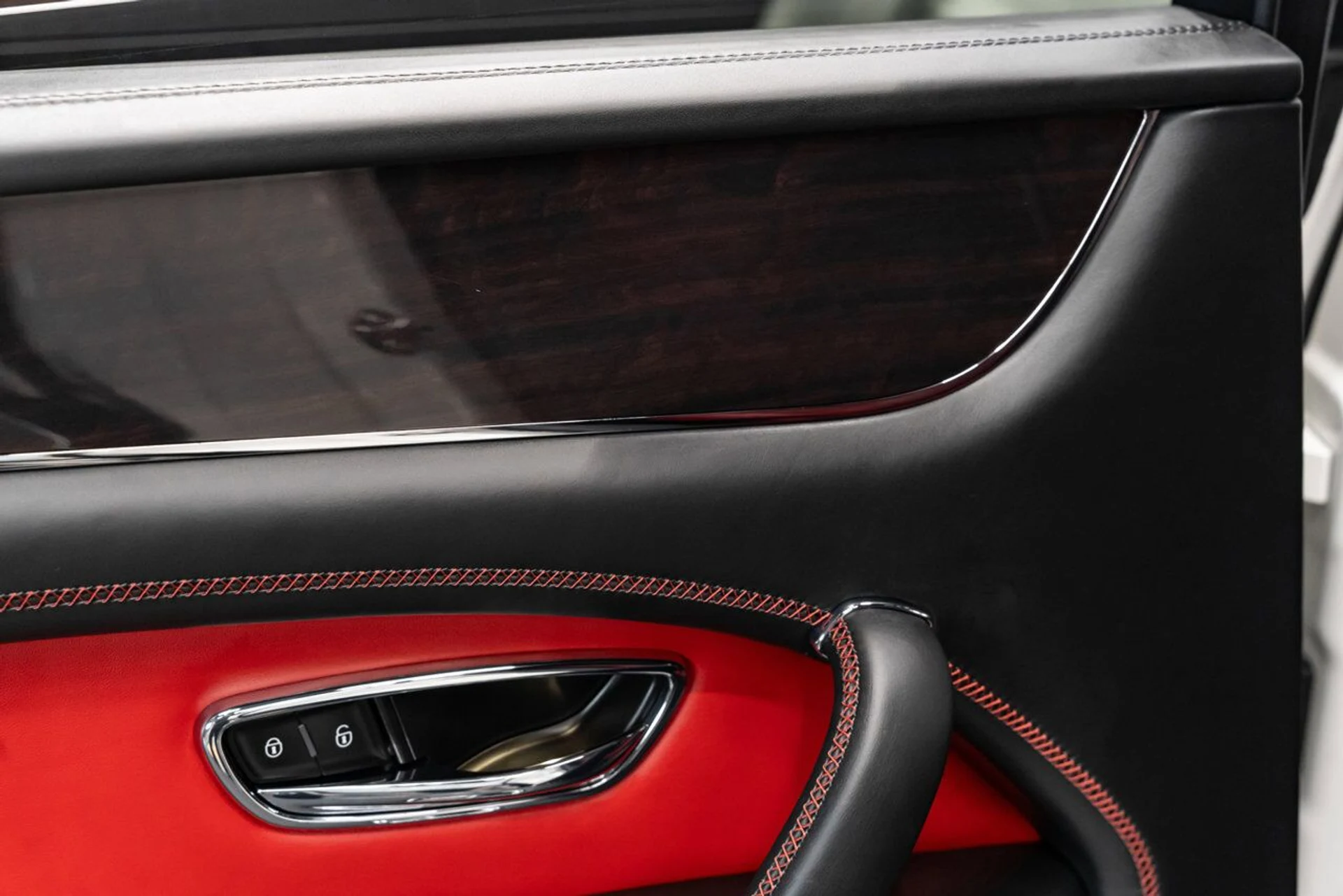 mph106_3212367813_bentley_bentayga_2019_969d7bf320