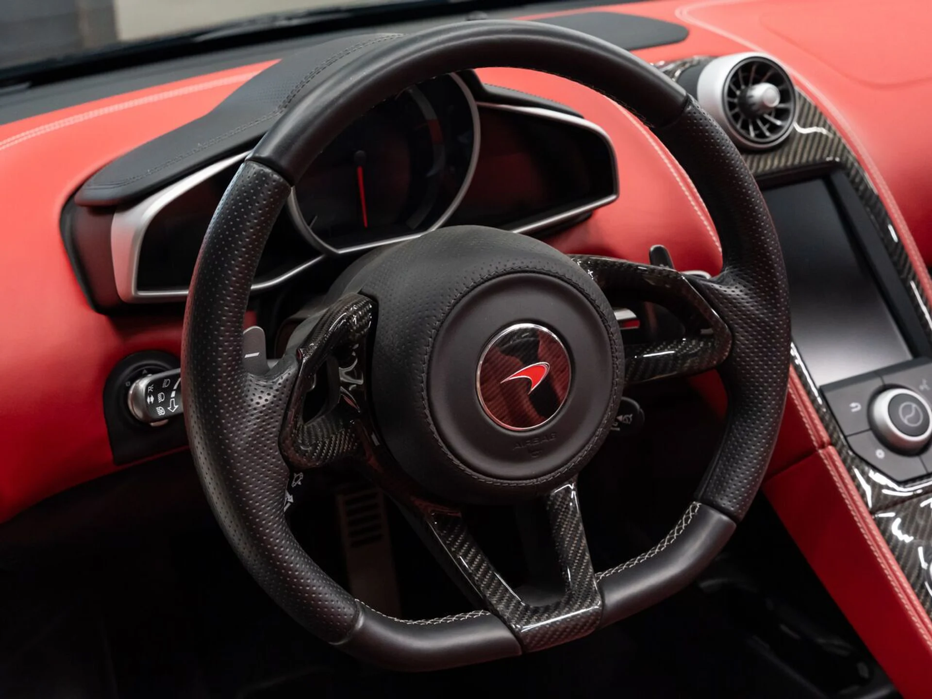 mph106_3320589466_mclaren_650s_2015_9c378e7741