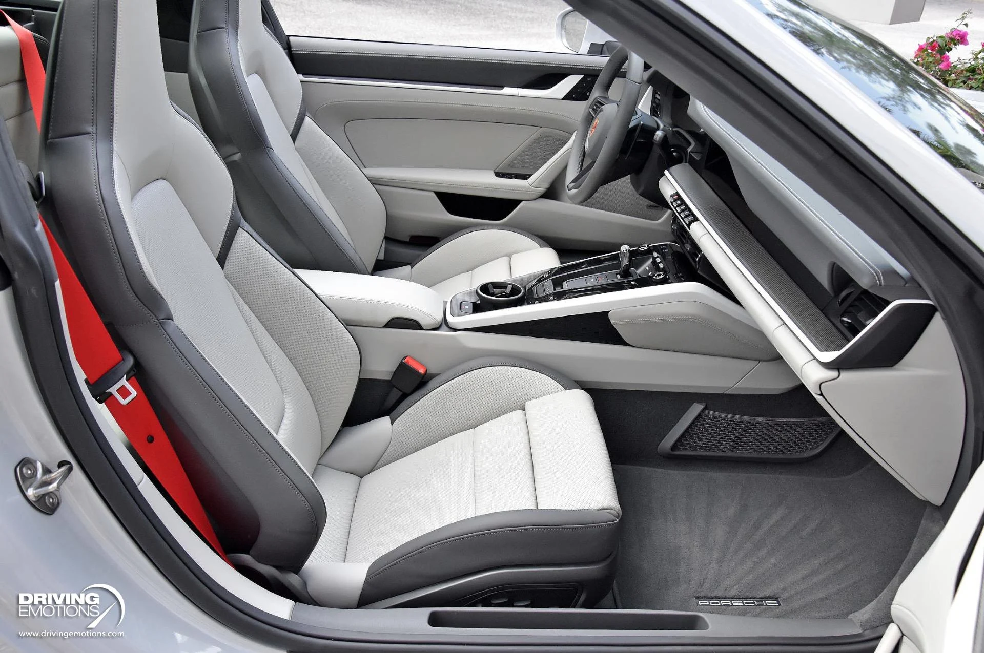 mph106_3638405989_898_p107_l_c1c94b5fbb