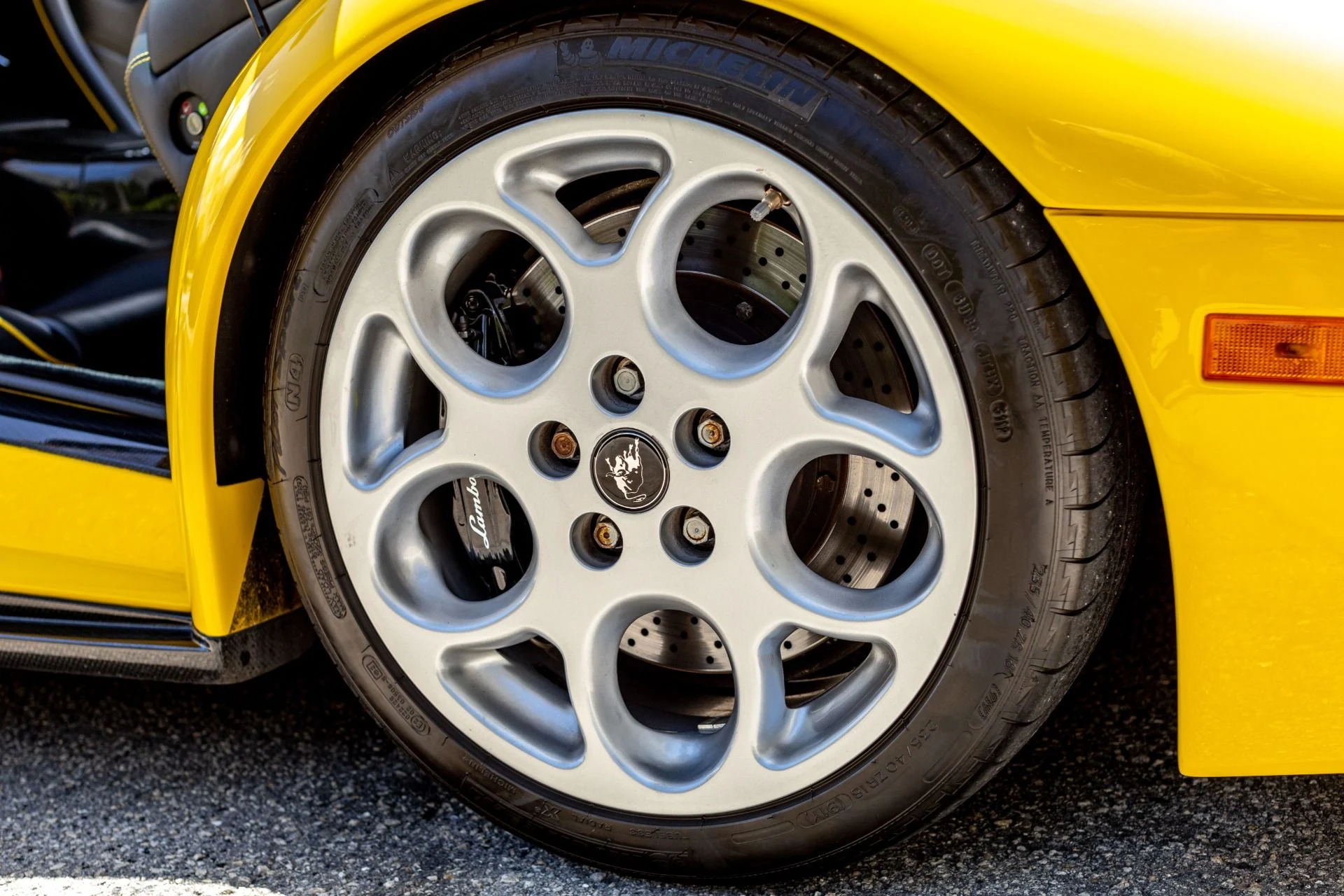 mph106_4012478169_Used_2001_Lamborghini_Diablo_VT_IMMACULATE_CONDITION_W_EXTENSIVE_CARBON_19_K_SERVICE_PERFORMED_1659125288_9fc2390f0f