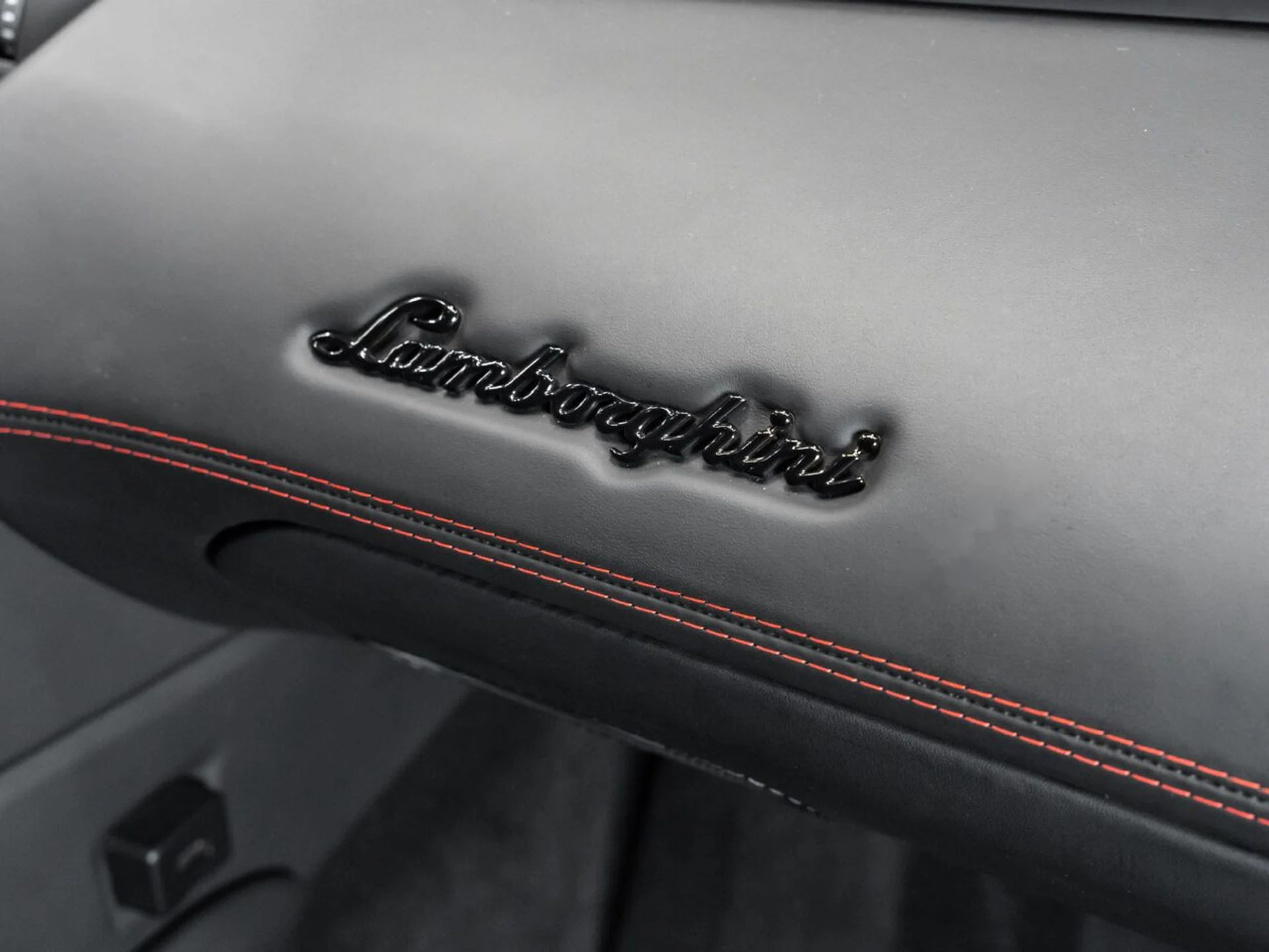 mph106_541737458_lamborghini_aventador_2017_feaa3de4cd