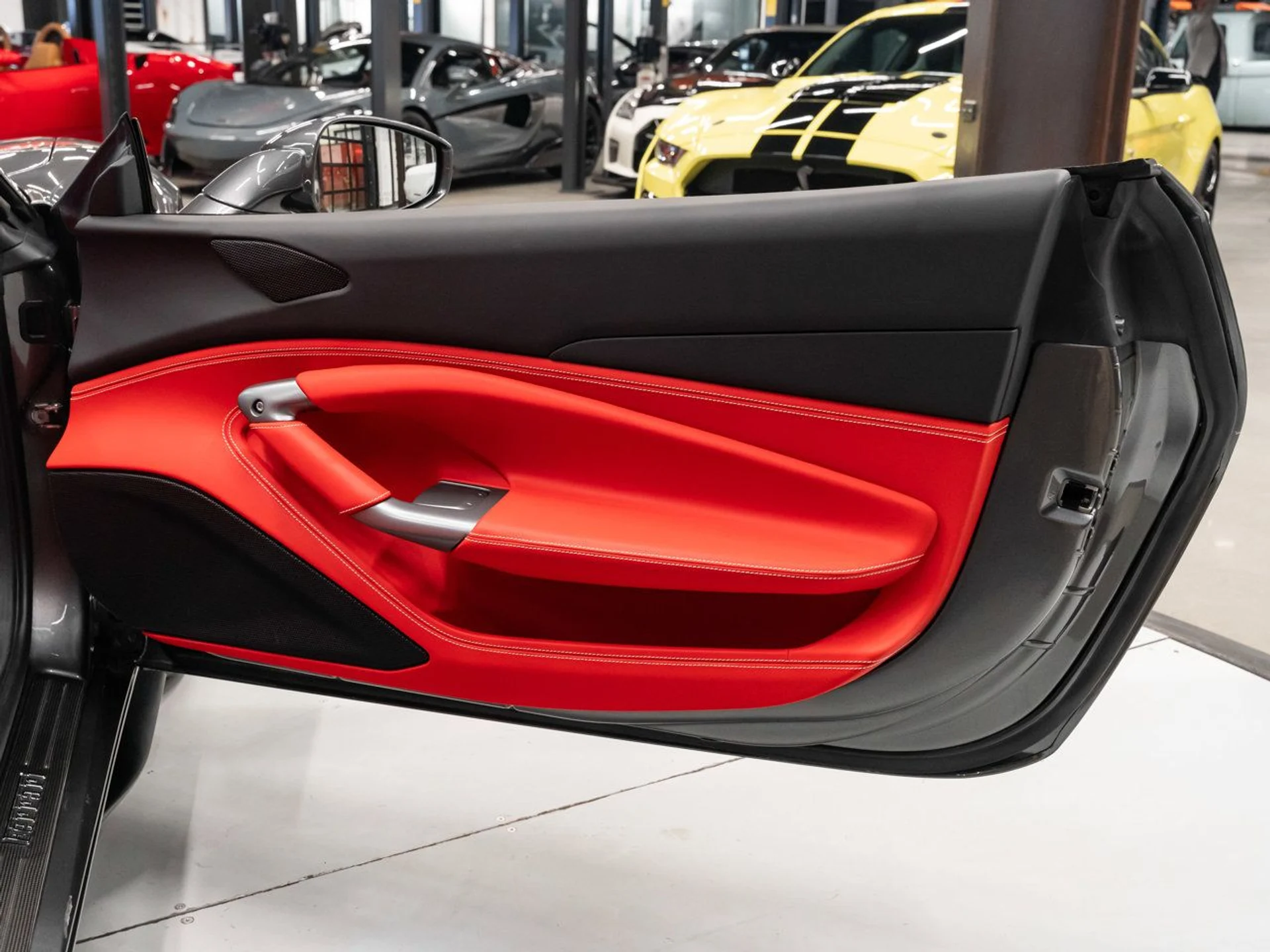 mph106_578632754_ferrari_f8_spider_2021_e12941145f