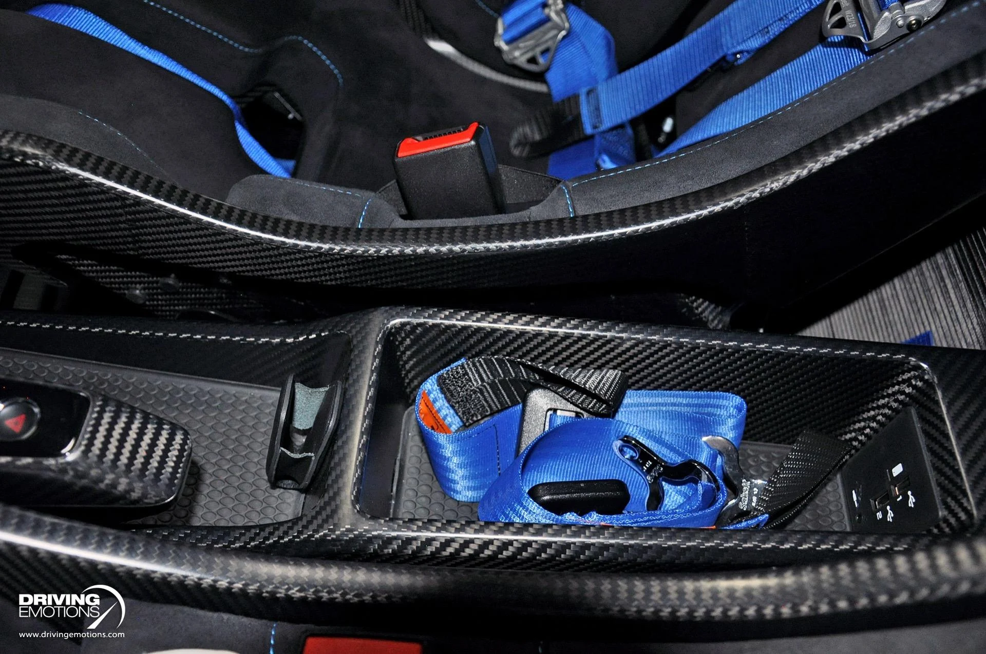 mph106_758991216_683_p107_l_20a2b6b7e3