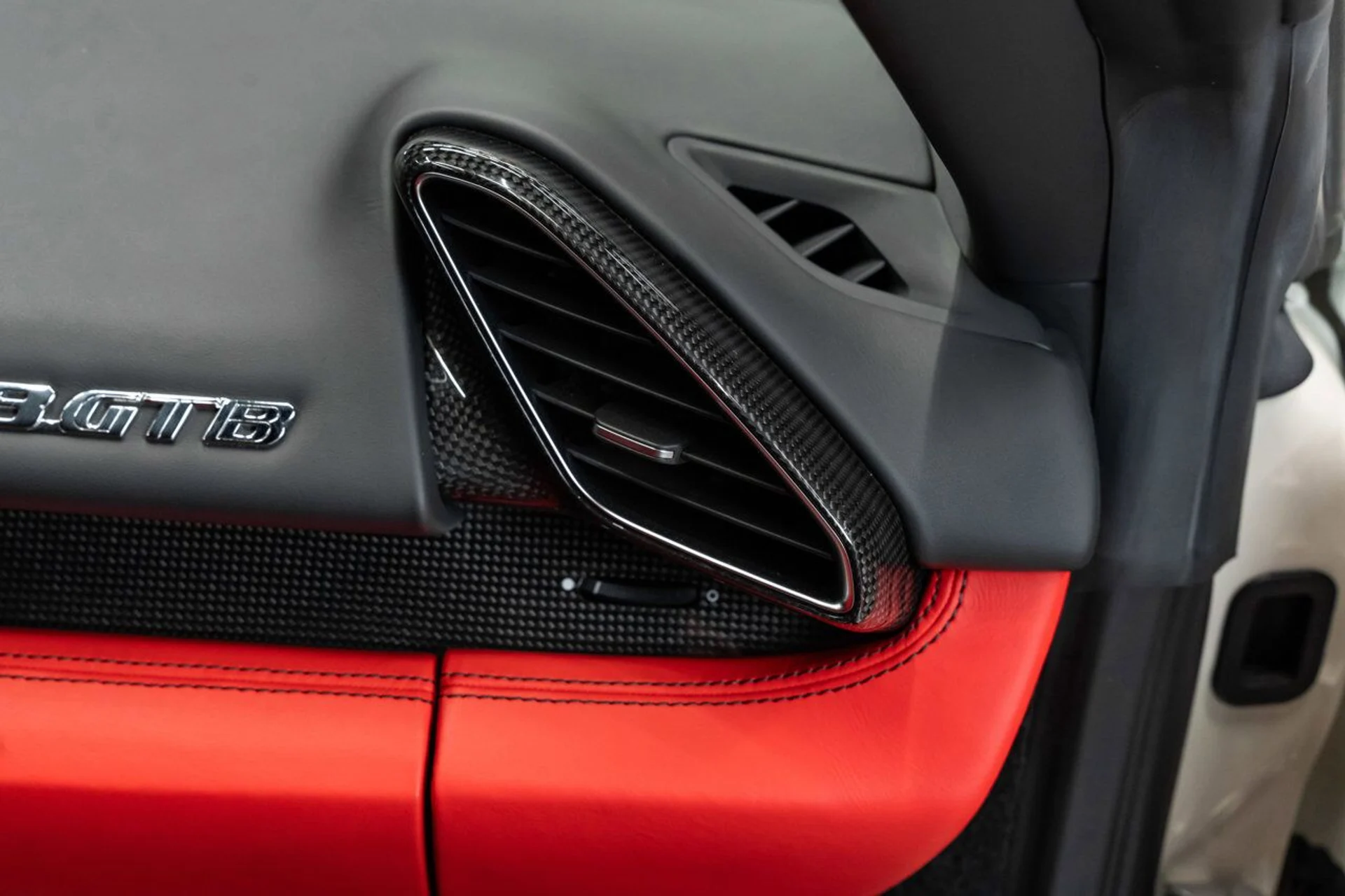 mph107_1024487430_ferrari_488_gtb_2018_770b5ee0e6