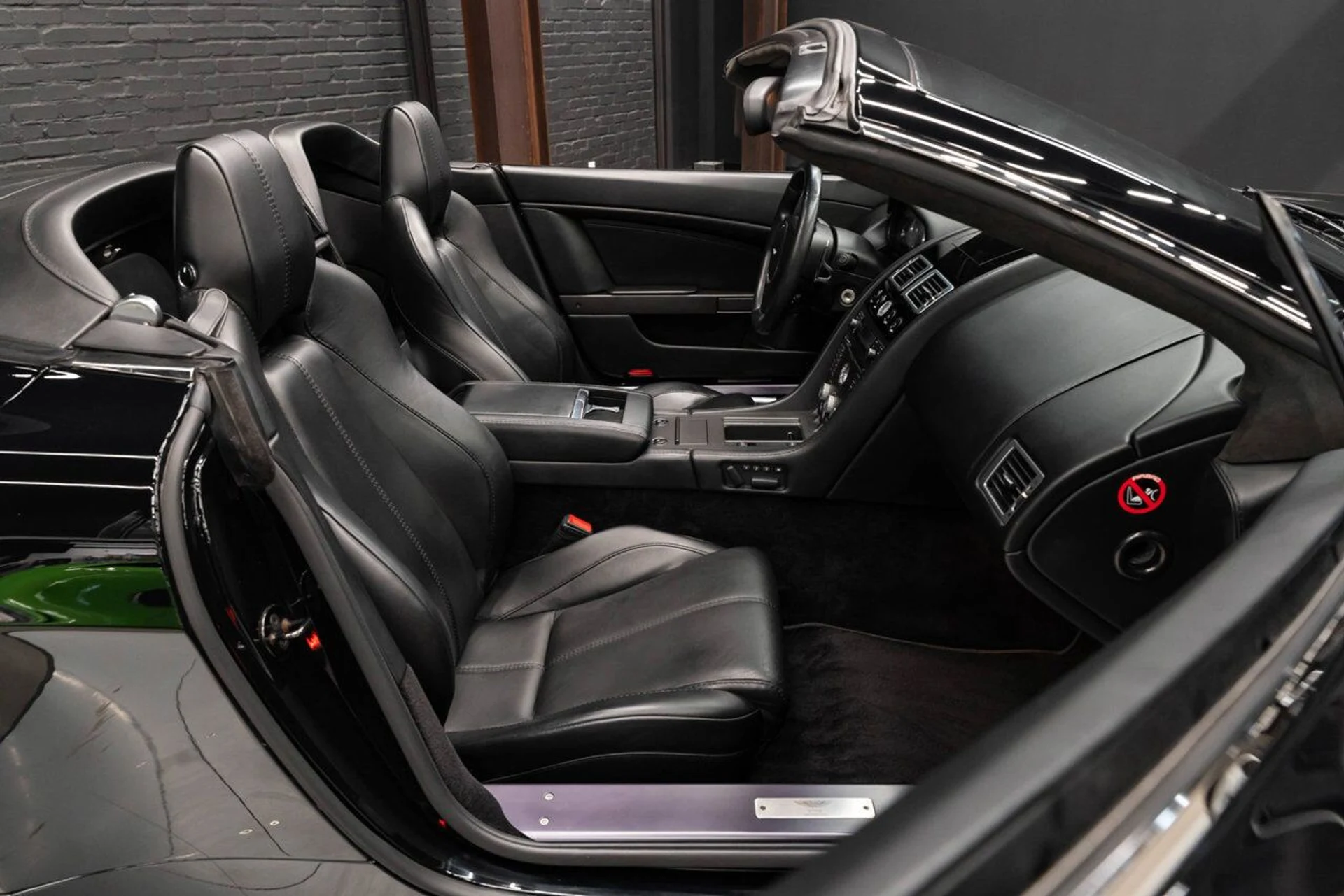 mph107_1168335413_aston_martin_vantage_2008_c9d3f292e9