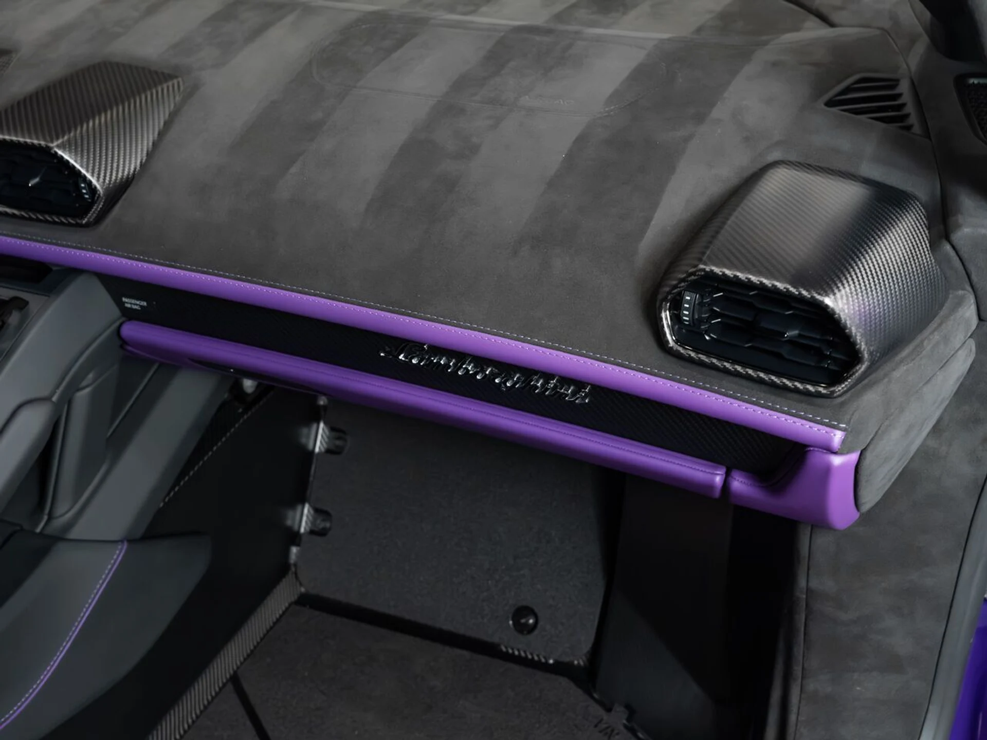 mph107_1699954937_lamborghini_huracan_tecnica_2023_7cbc55ce35