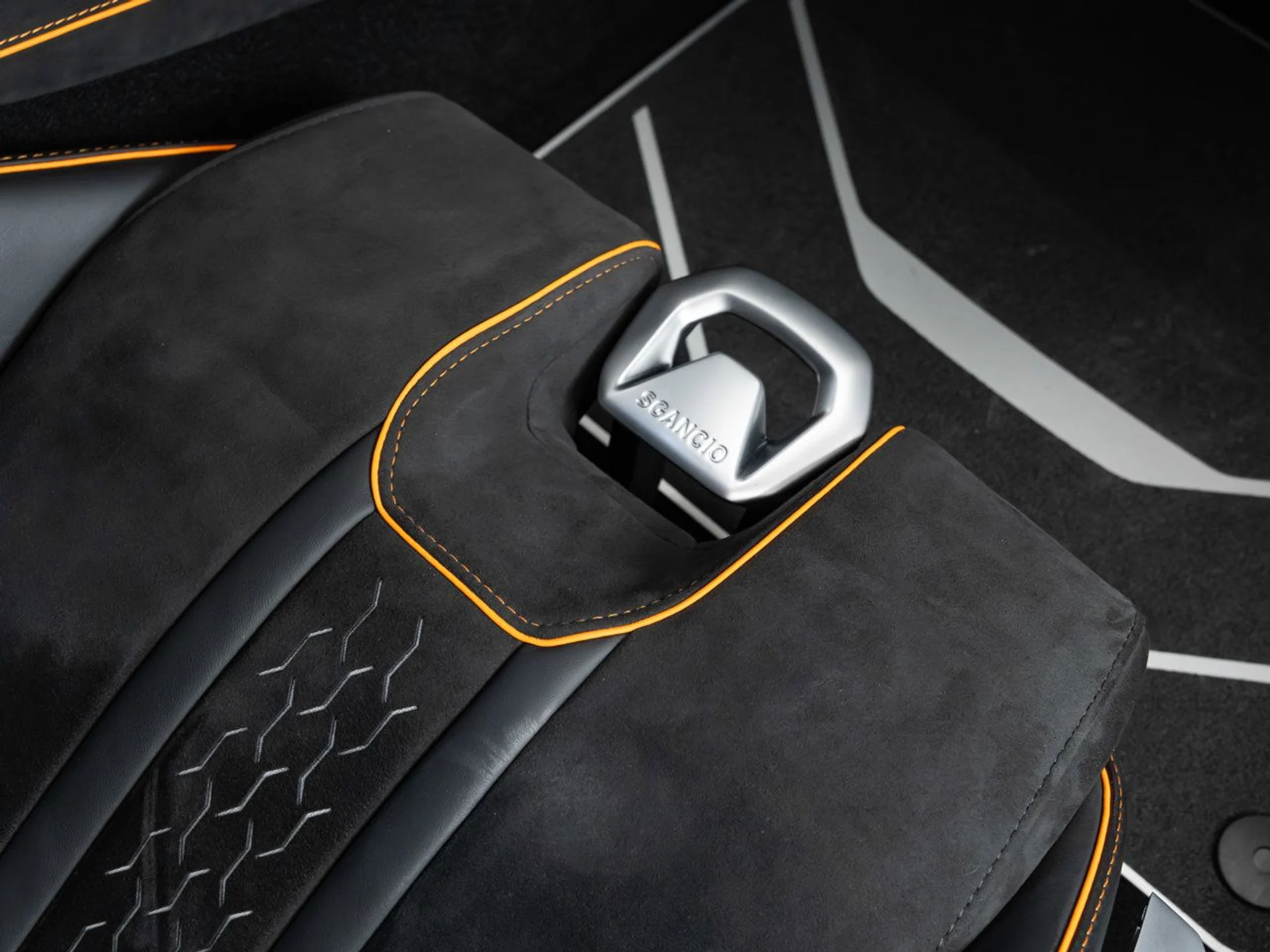 mph107_187522521_lamborghini_huracan_2023_e66e6f5d5e