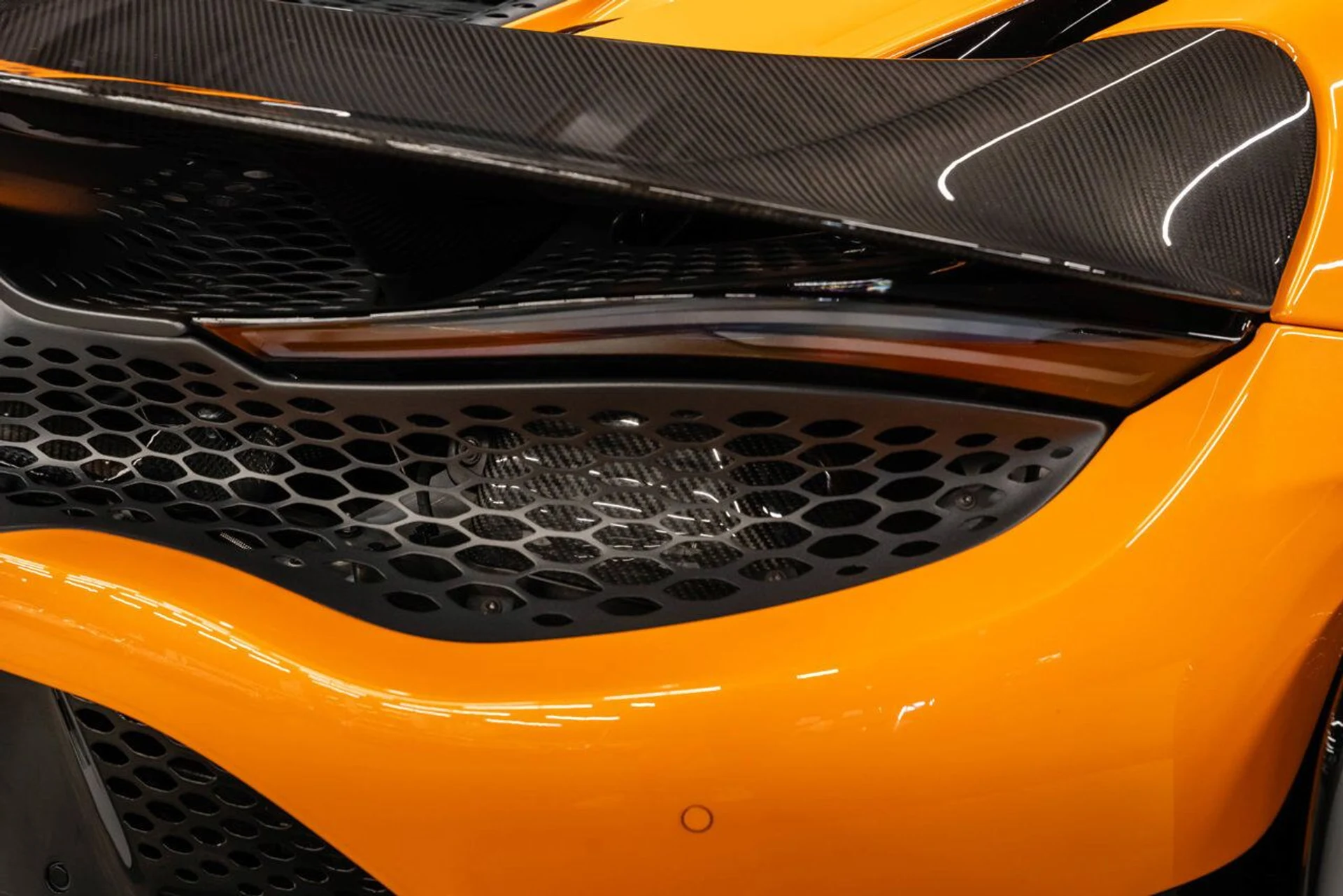 mph107_2011935462_mclaren_765lt_2021_1c0ccd73dd