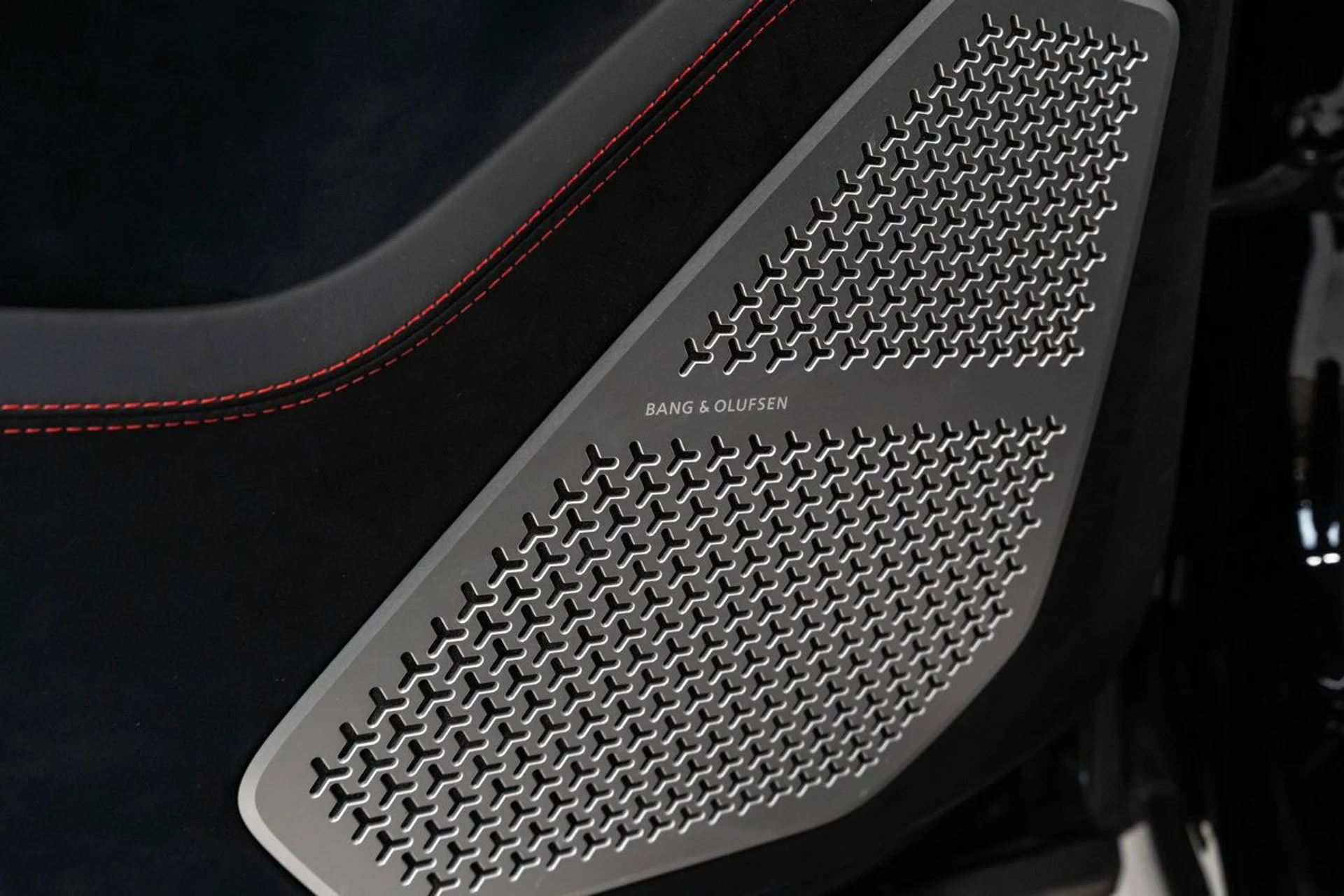 mph107_2444969828_lamborghini_urus_2023_c6b6456b8e