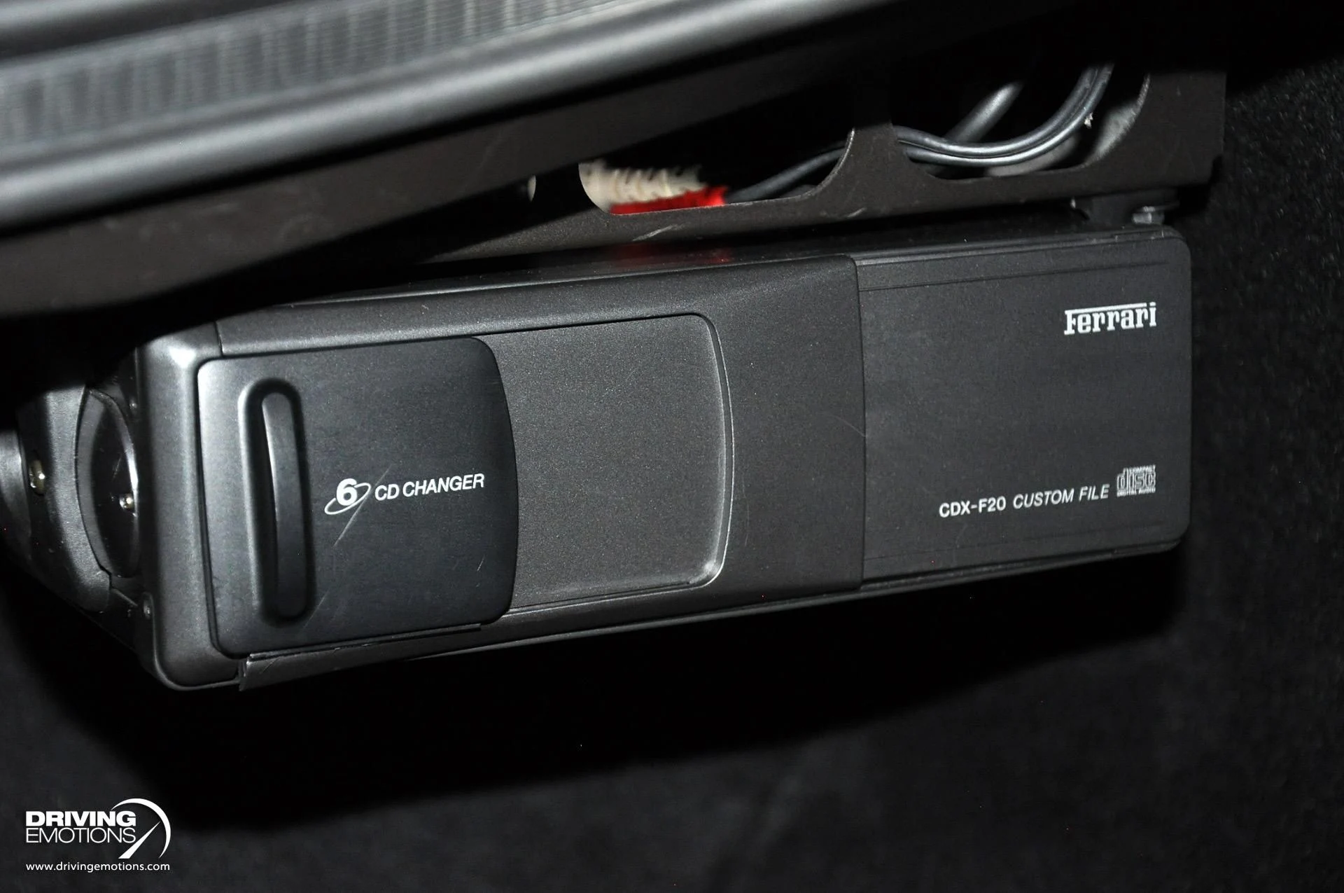 mph107_3911716629_284_p108_l_db95e458ea