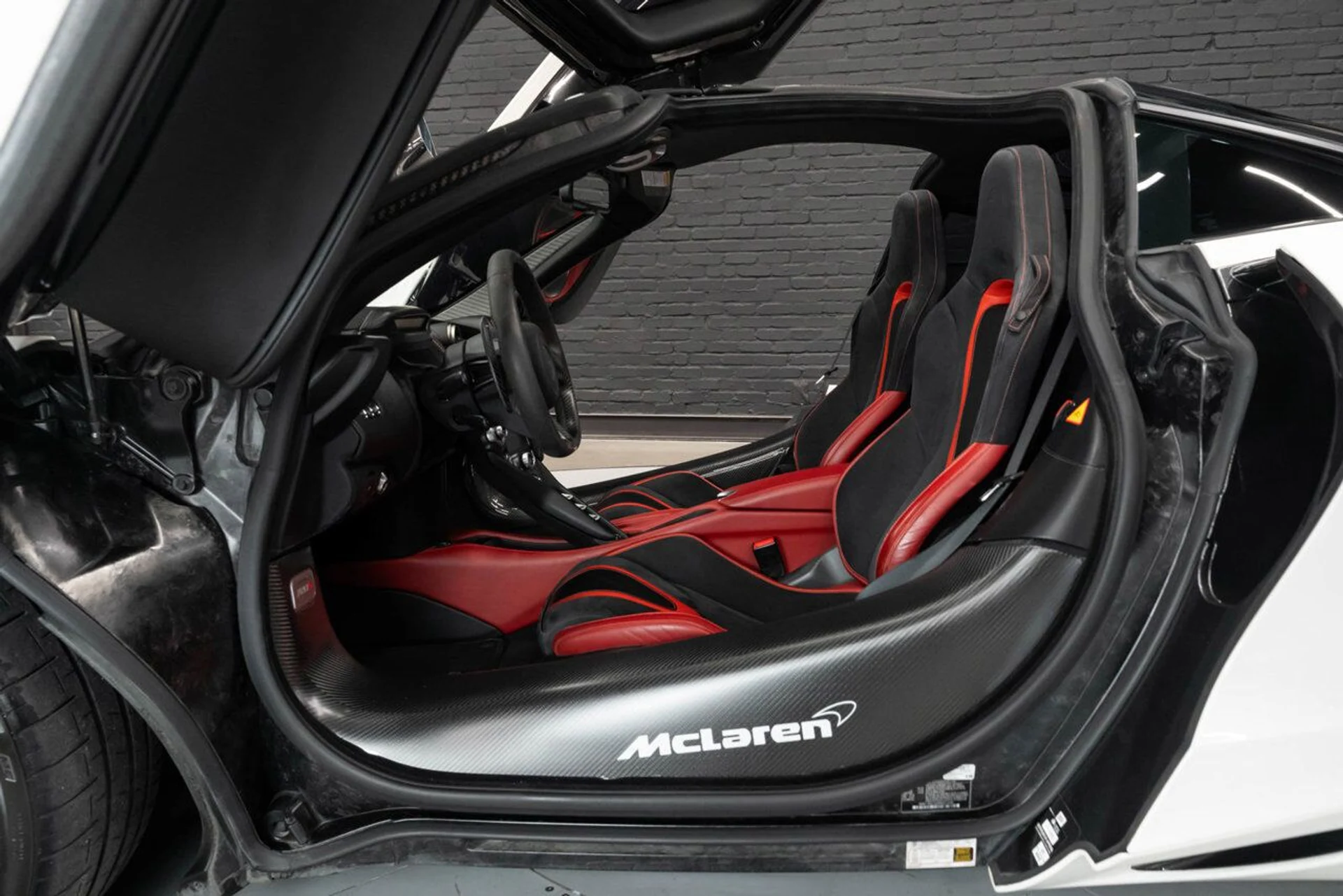 mph107_4026028881_mclaren_720s_2018_a33005ee9d