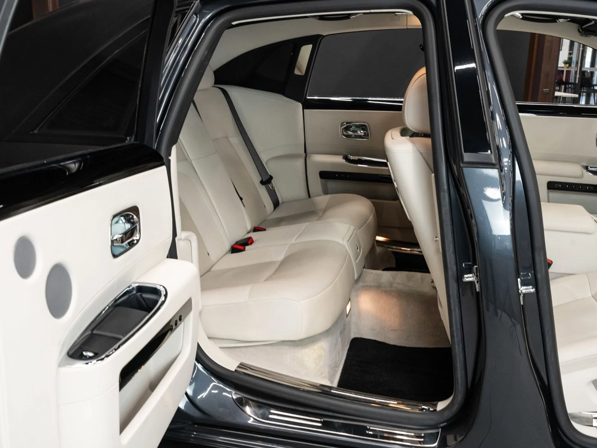 mph107_4223316324_rolls_royce_ghost_2012_d5812ce44a