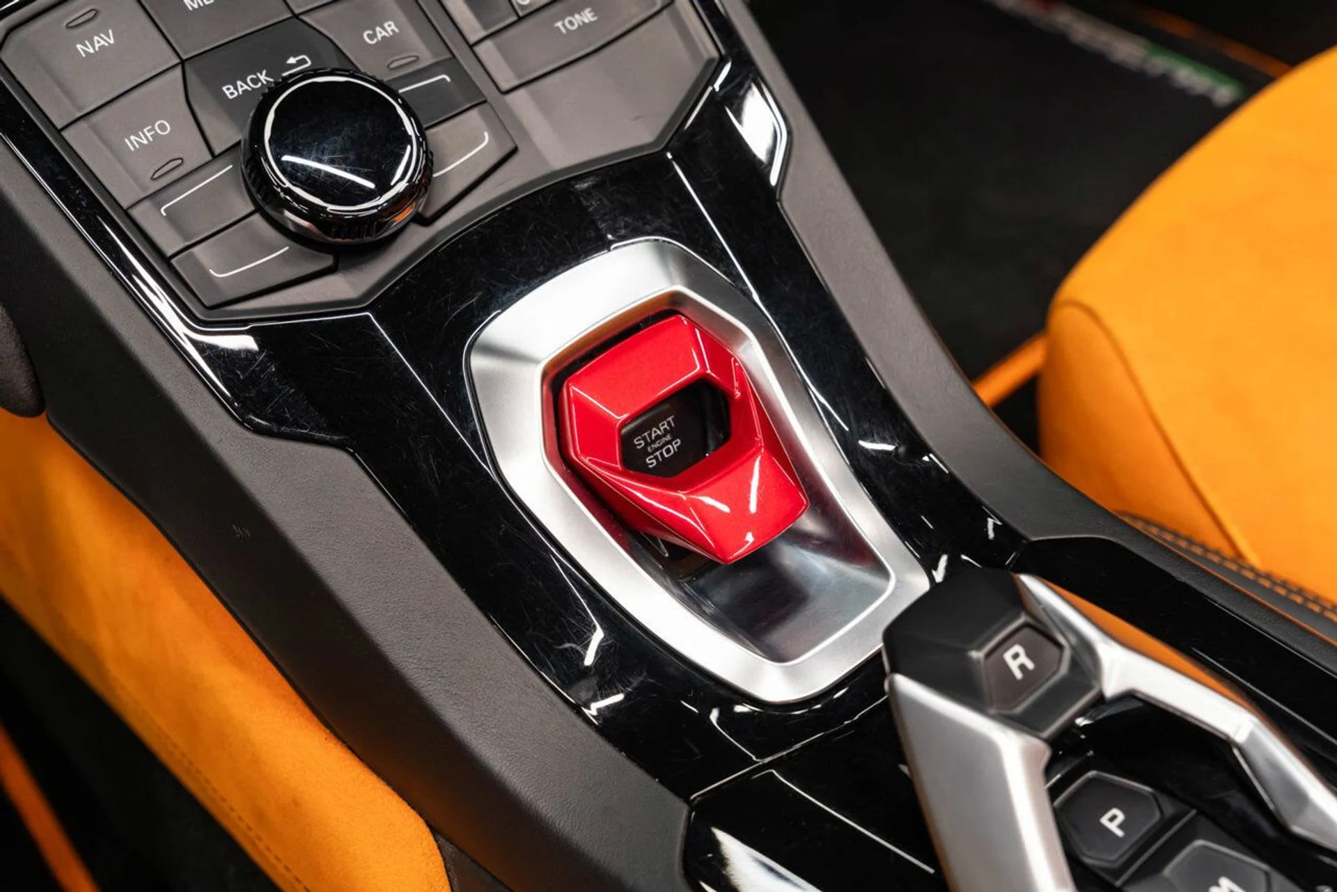 mph107_469496392_lamborghini_huracan_2016_a3411d8aea