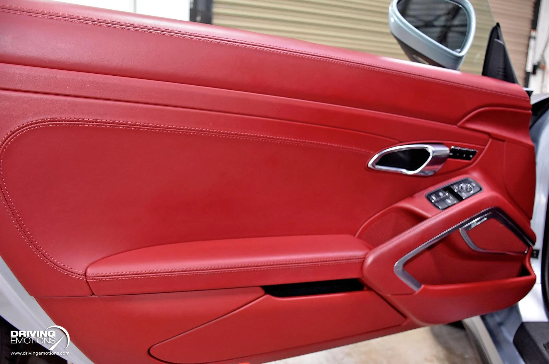 mph107_910566082_866_p108_l_acb39cb0a0