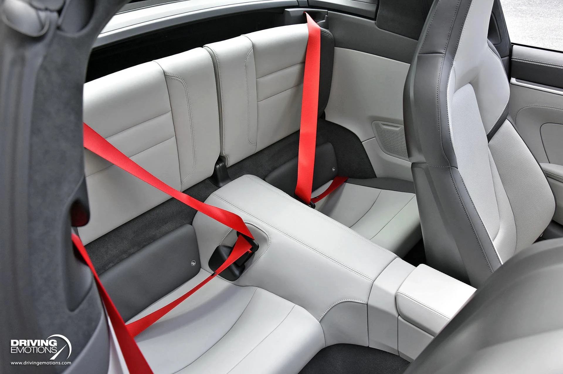 mph108_1415578002_898_p109_l_abd48f8403