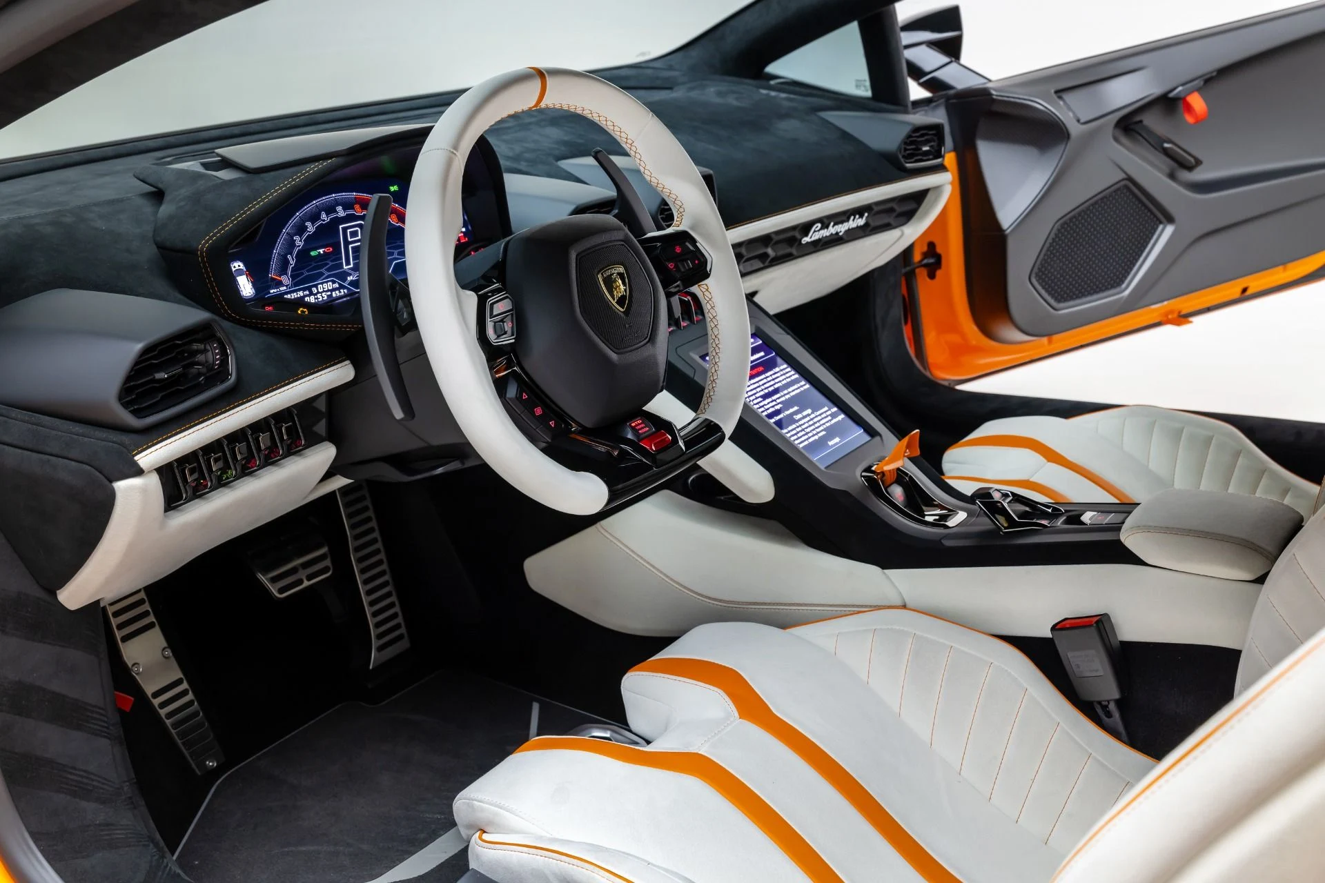 mph108_1736533871_13165_p109_l_a999565765