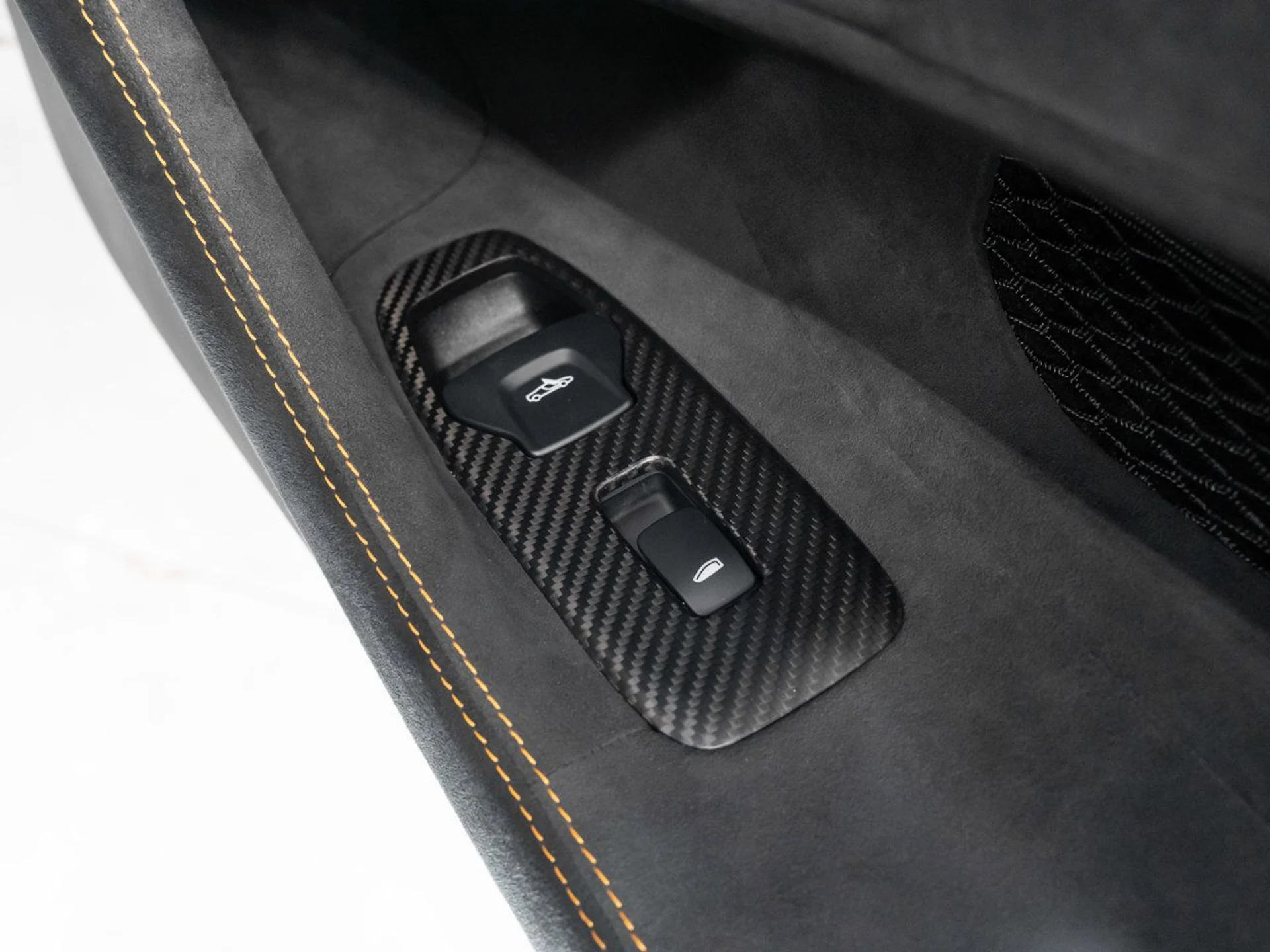 mph108_182720646_mclaren_600lt_2019_44414eff36