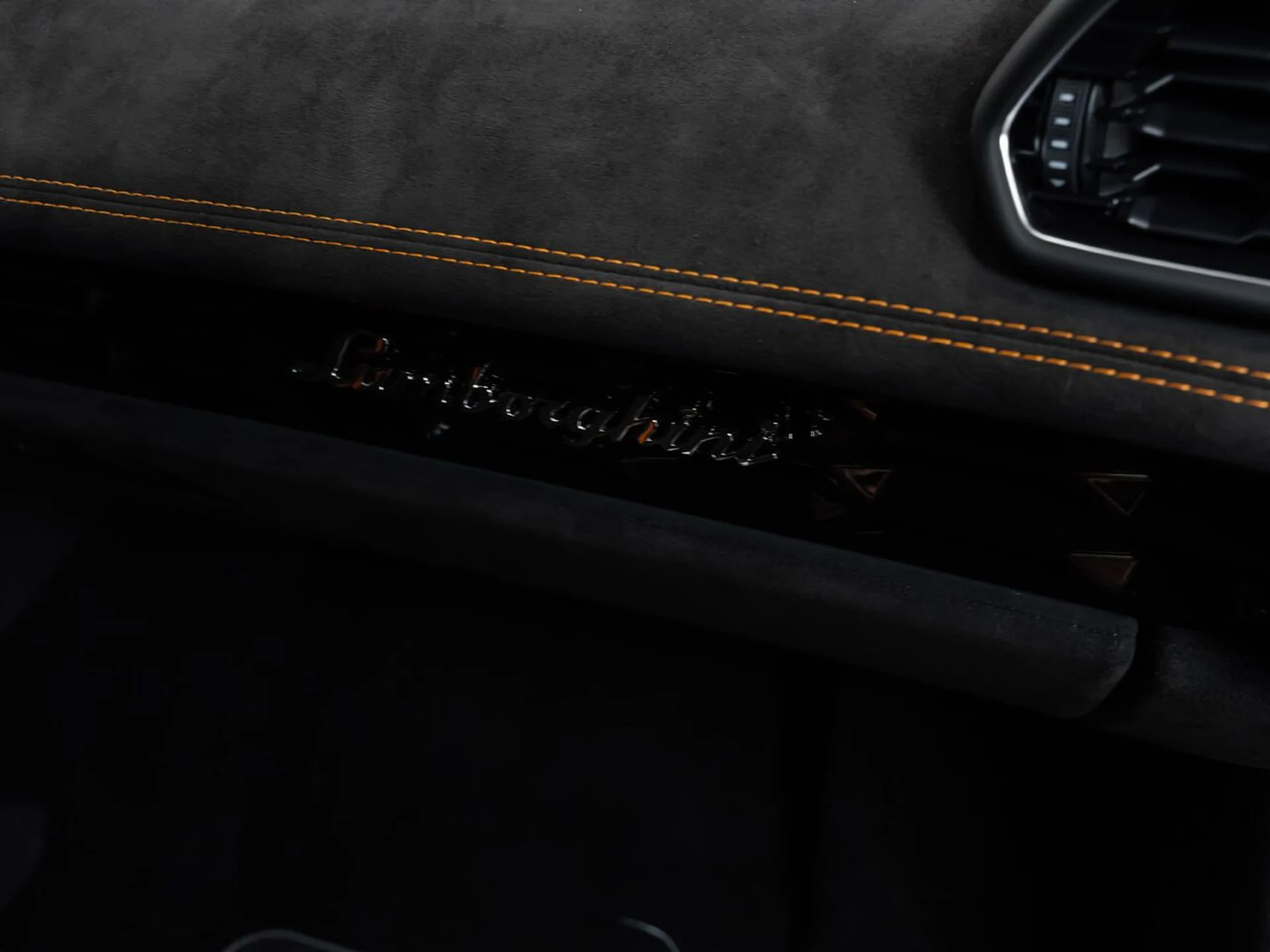 mph108_2090329592_lamborghini_huracan_2023_ac65eceadd