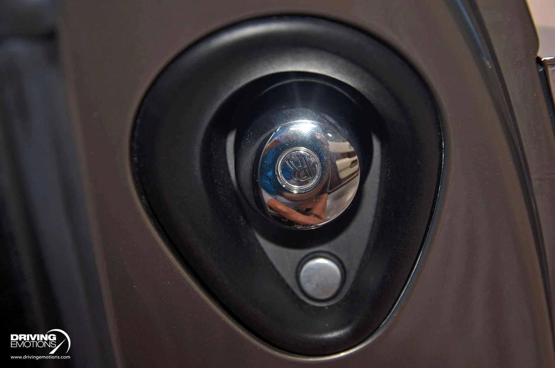 mph108_2187165000_883_p109_l_8f6a4c30a2