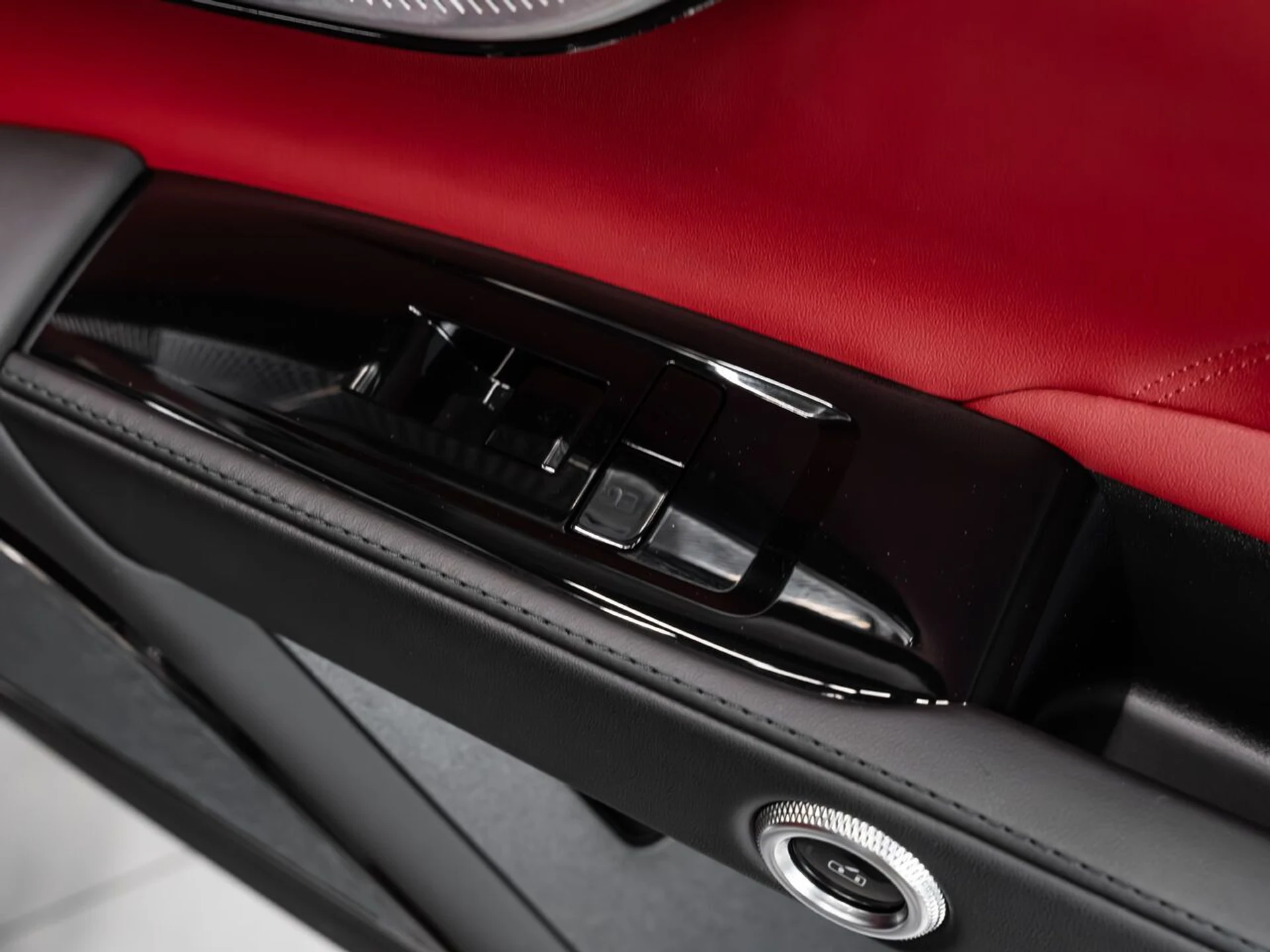mph108_2291948599_maserati_grecale_2024_c0bc5a6087
