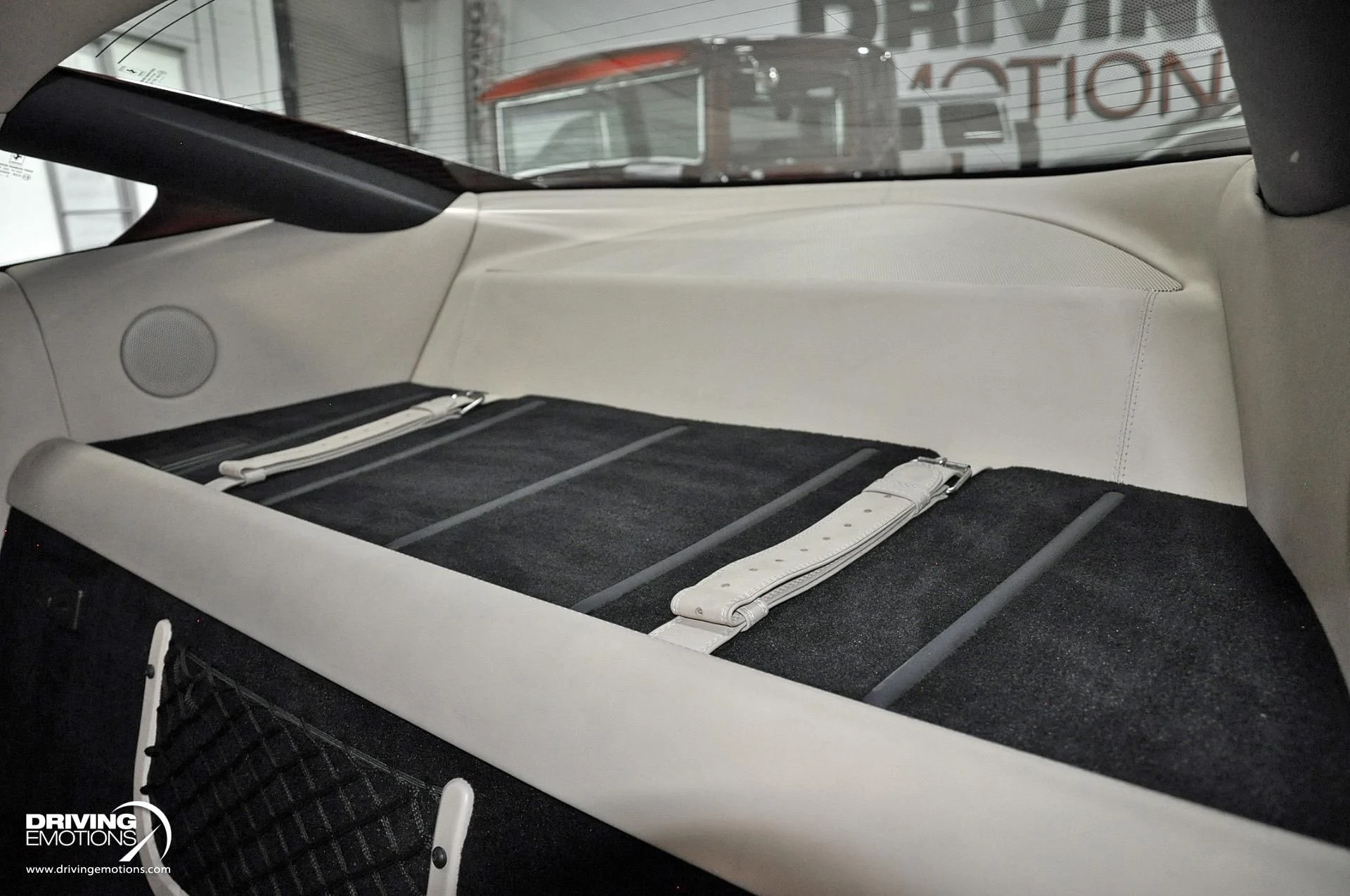 mph108_2390386965_867_p109_l_cae89c46c4