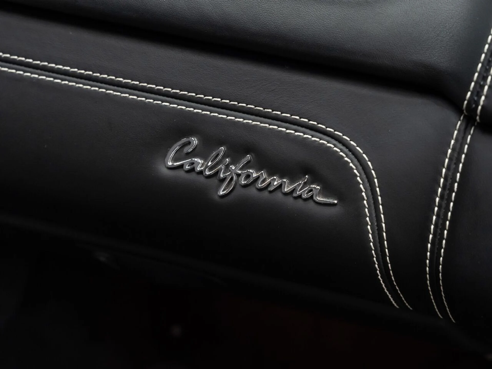 mph108_243302315_ferrari_california_2011_a476d9414f