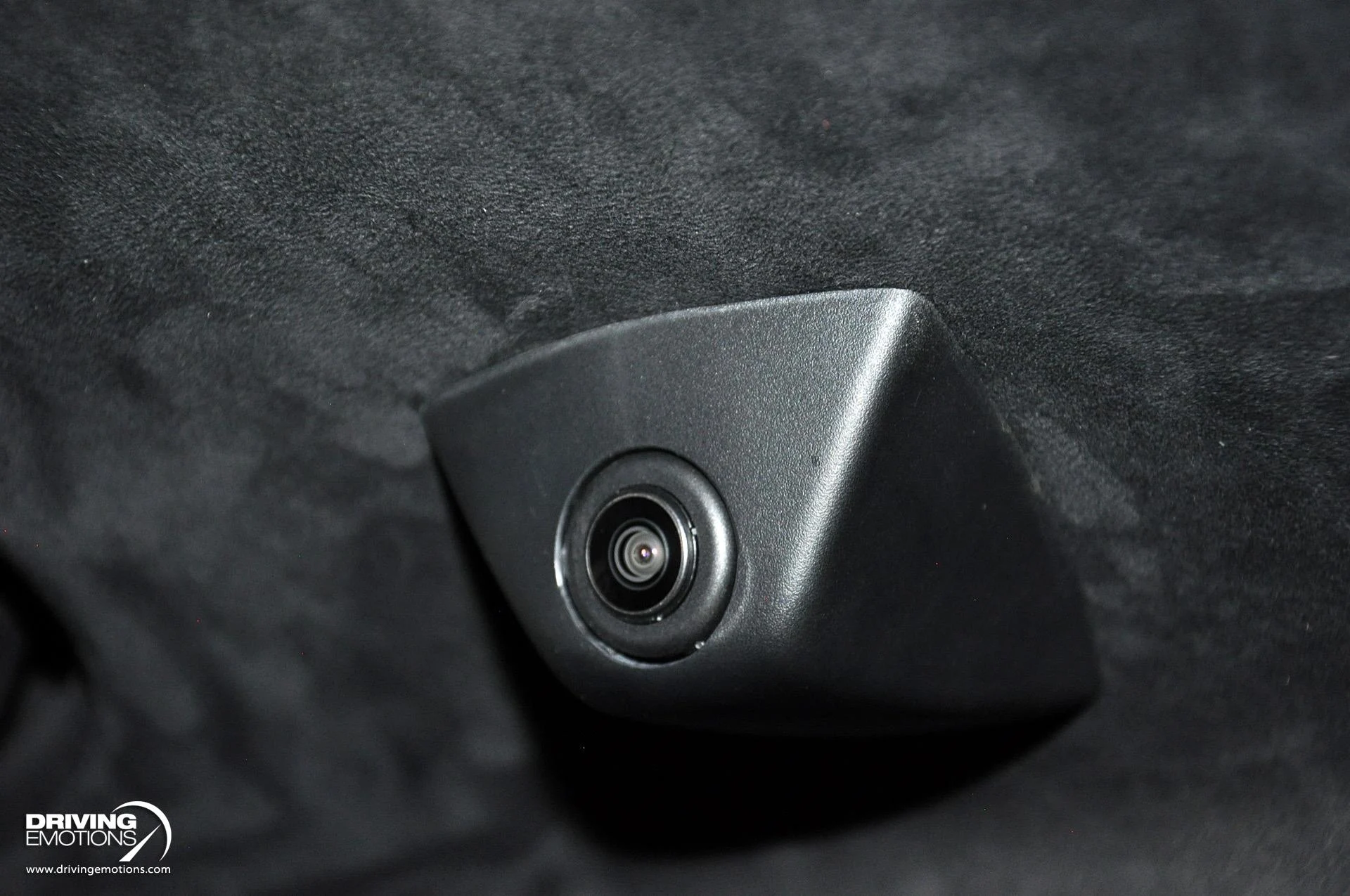 mph108_2621558432_683_p109_l_919a7685f1