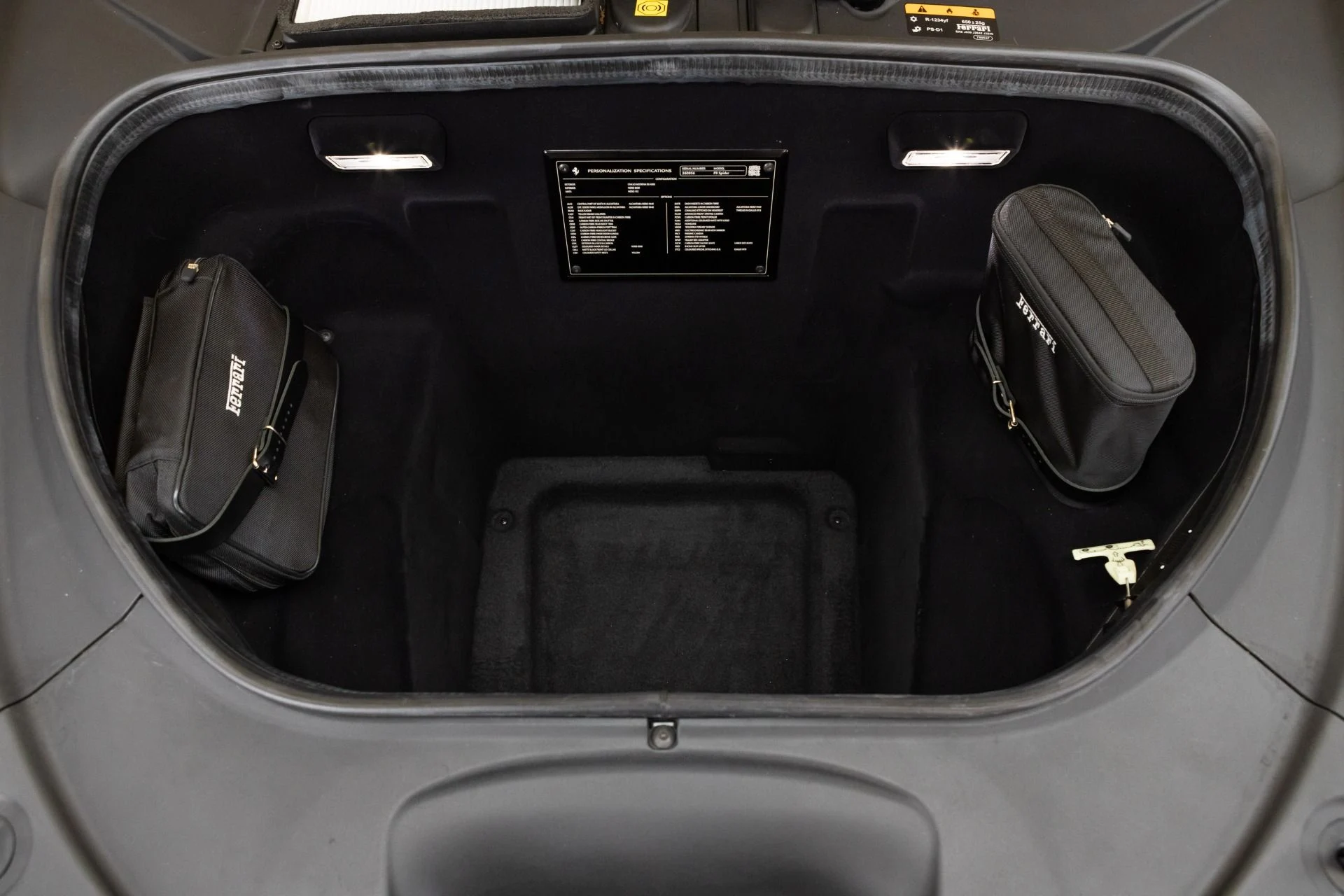 mph108_2884584555_Used_2021_Ferrari_F8_Spider_1778270114_32dfa1481c