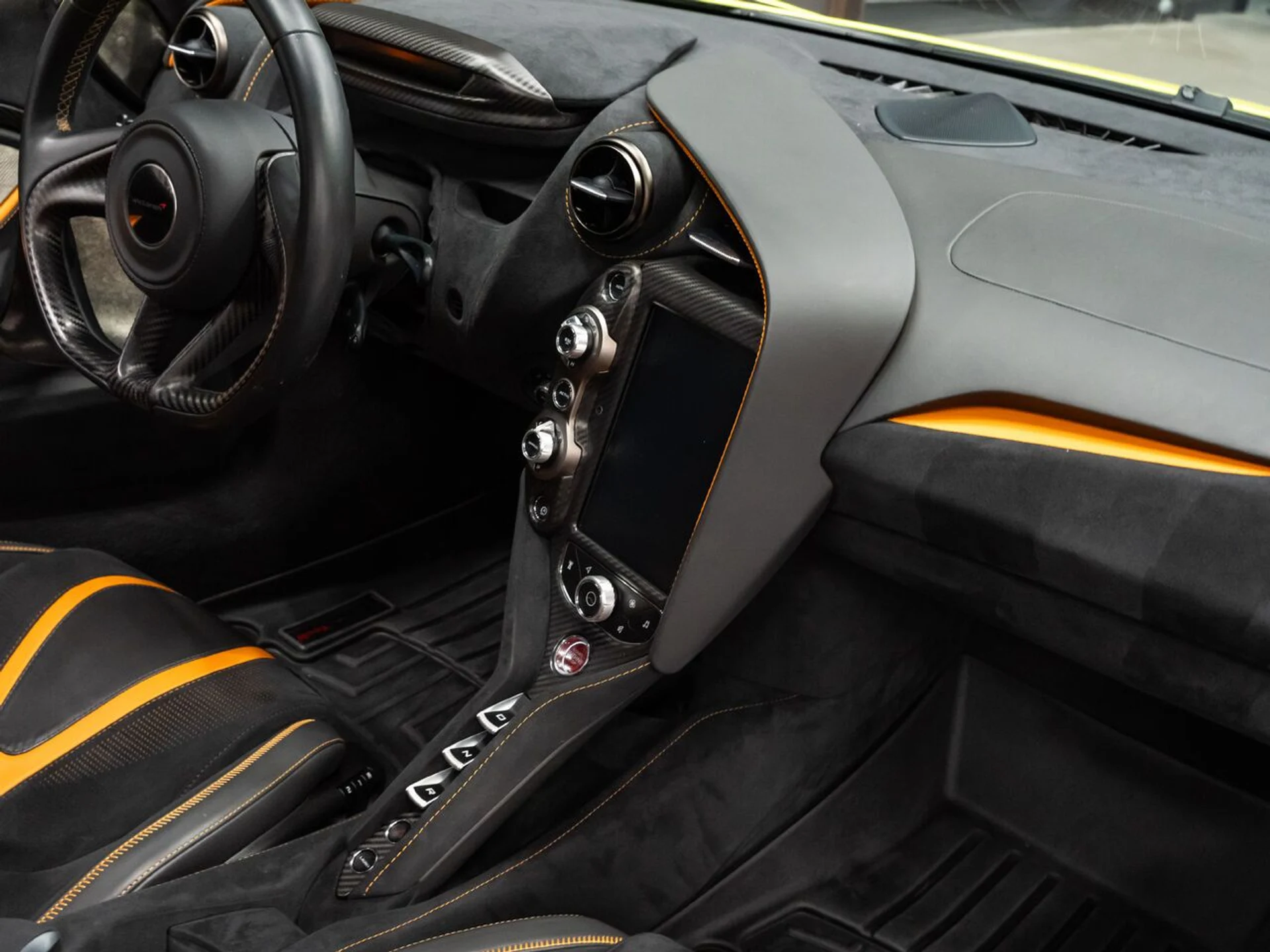 mph108_3938284558_mclaren_720s_2018_cd7fdd3d28