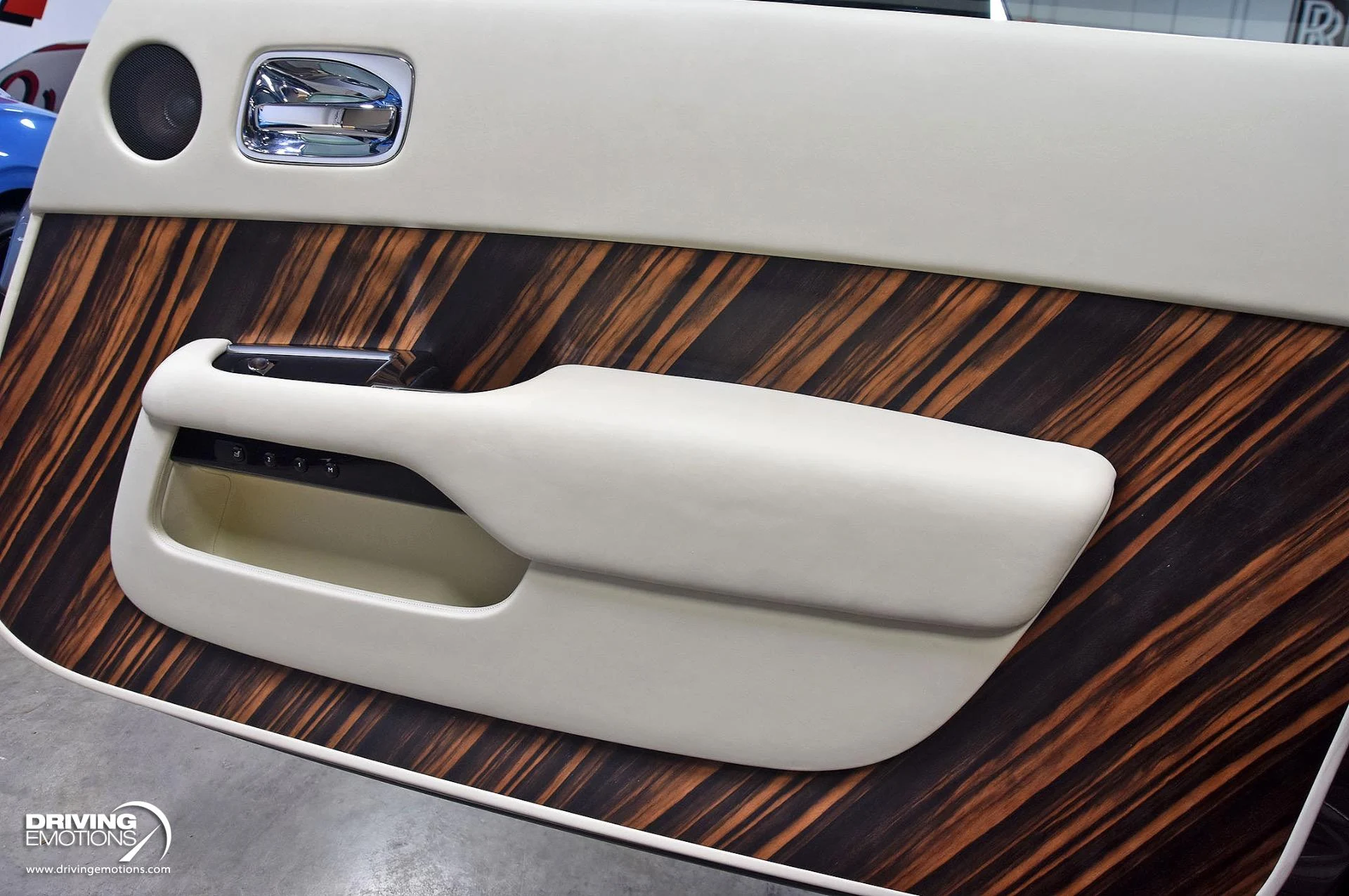 mph109_1249822595_883_p110_l_5b48431201