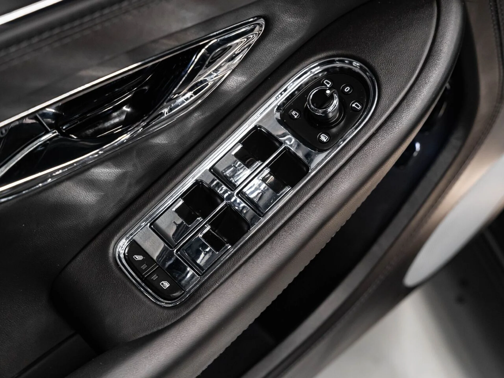 mph109_1473308329_bentley_continental_2022_55bdddce8f