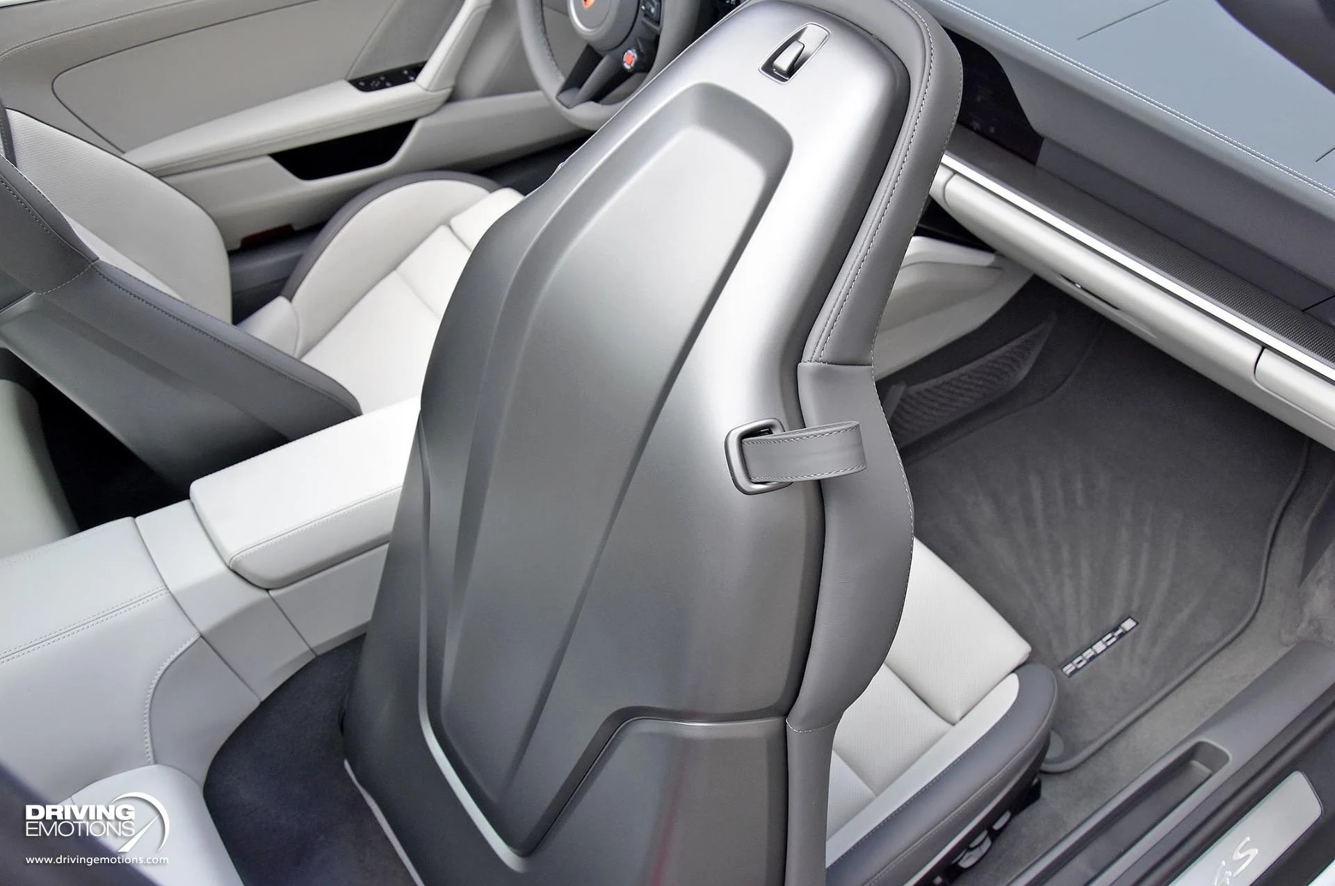 mph109_1709630938_898_p110_l_e172aed24f