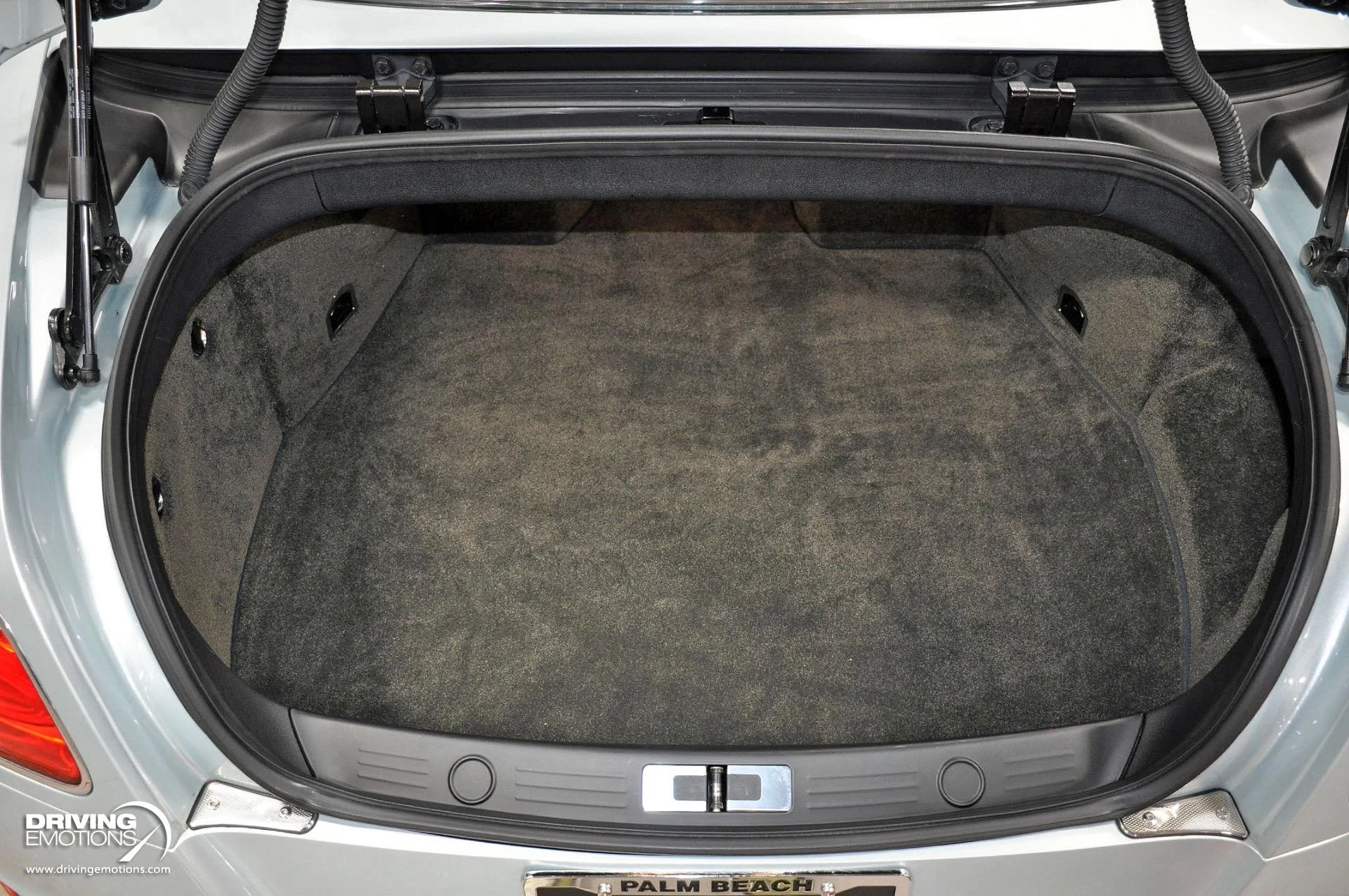 mph109_2101761587_886_p110_l_3c30f7e982