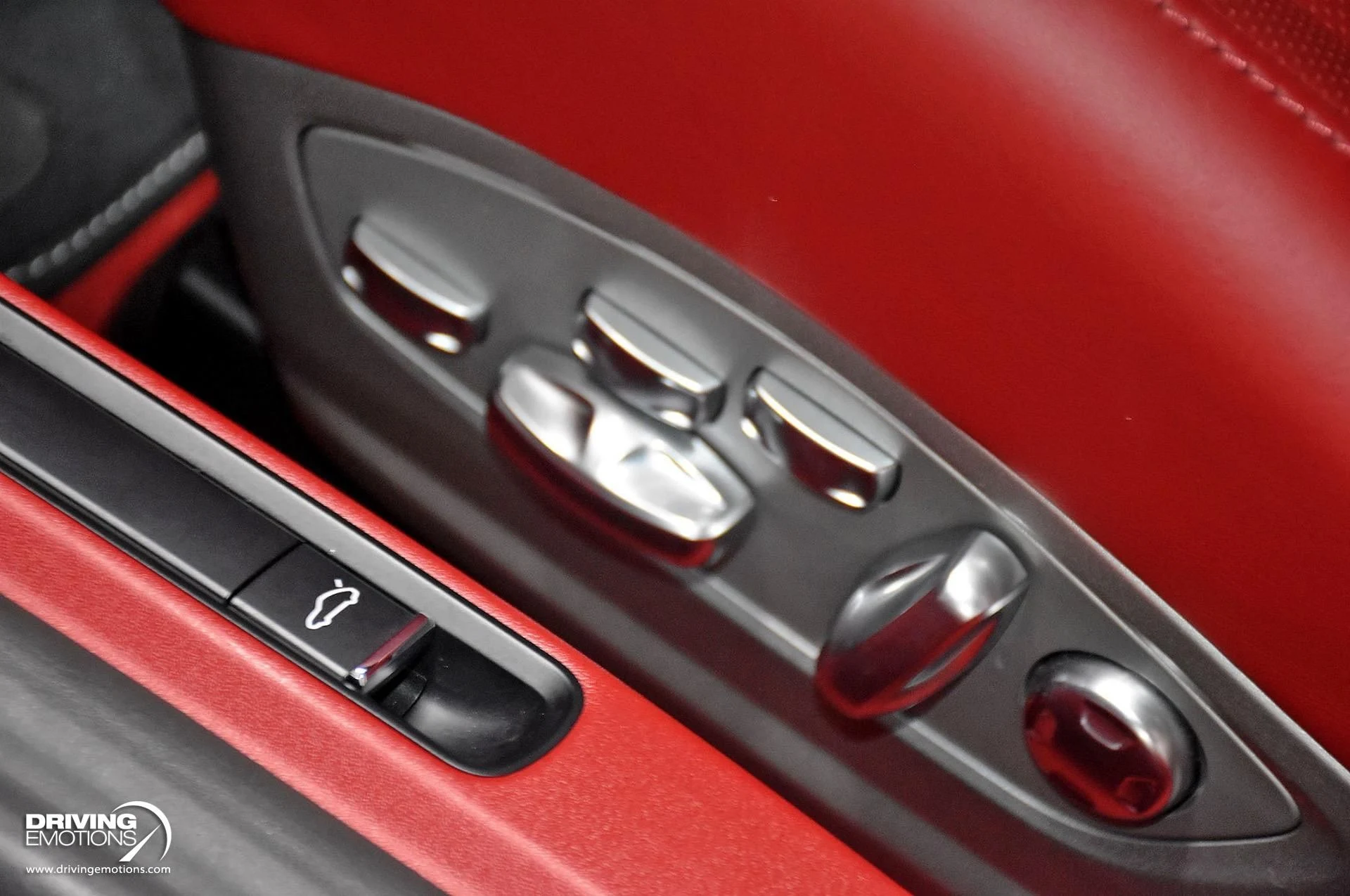 mph109_2537875140_866_p110_l_8d993adb29