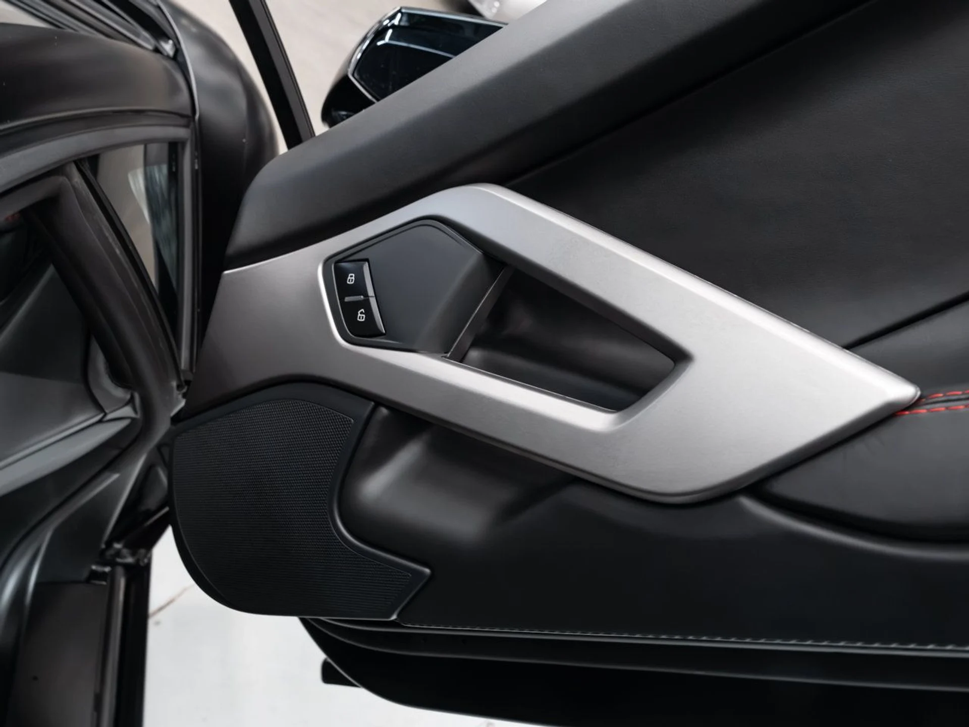 mph109_2935082331_lamborghini_aventador_2017_fd1ab4435b