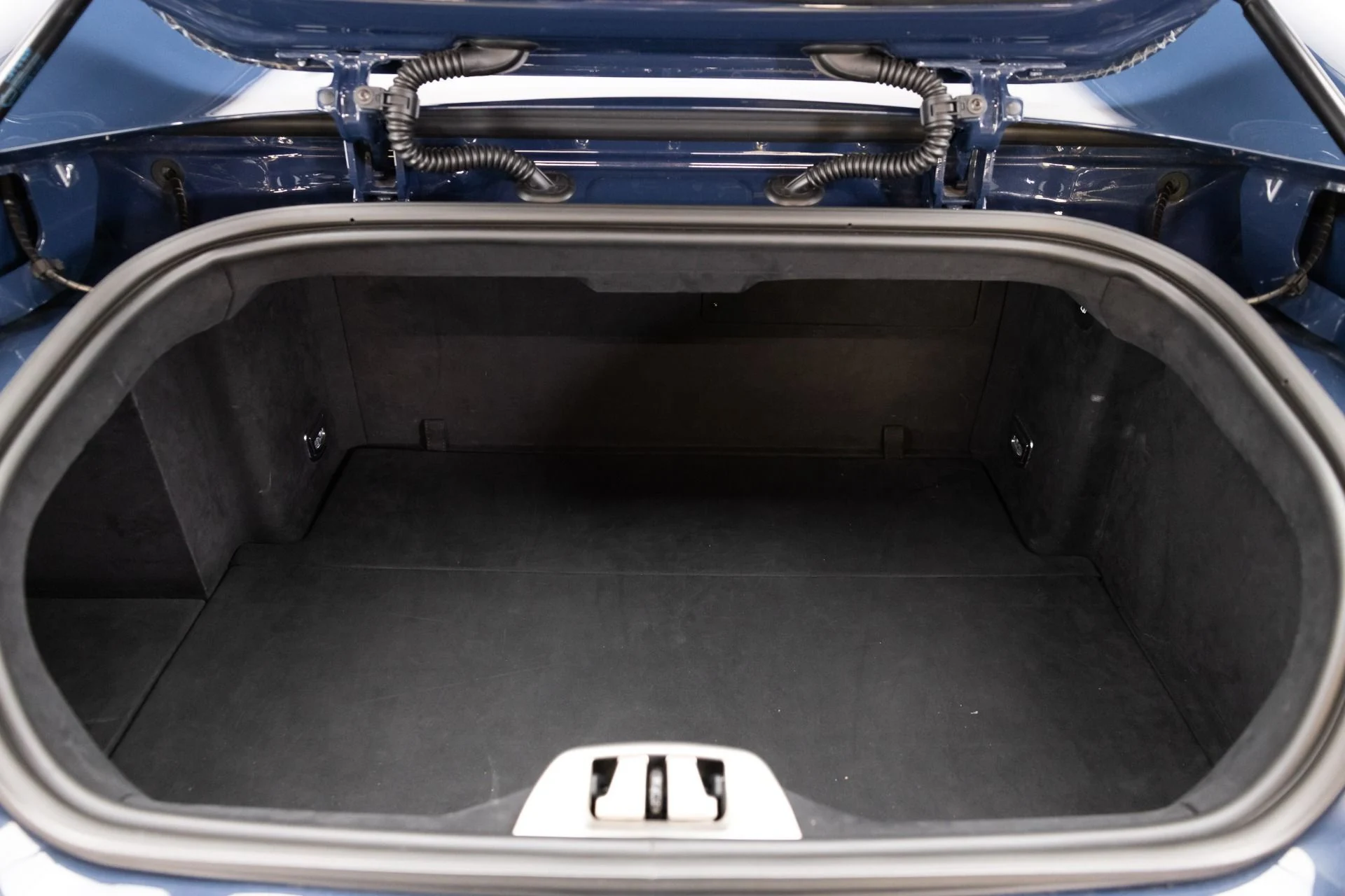 mph109_3199697640_Used_2021_Ferrari_812_GTS_1783705207_af718a995b