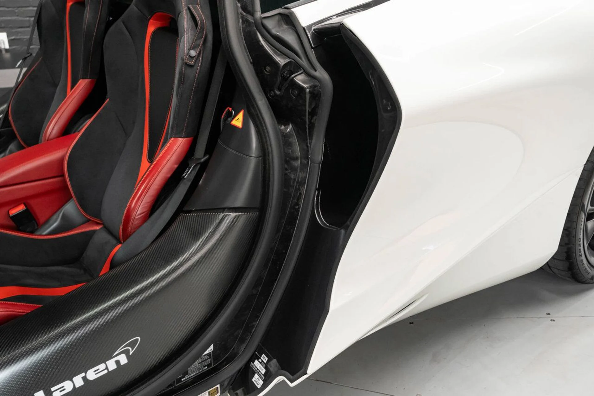 mph109_3482475061_mclaren_720s_2018_add1a61cc8