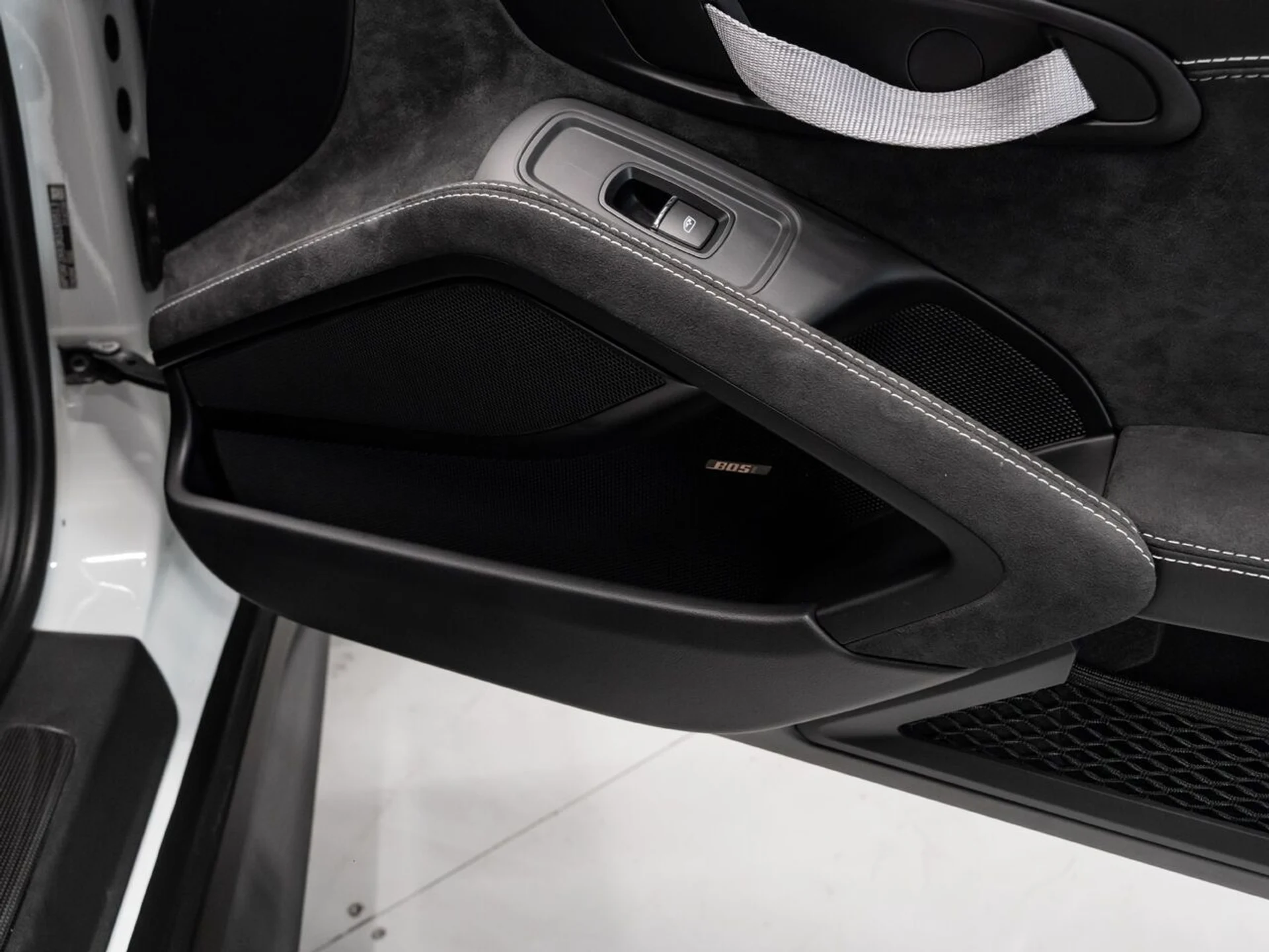 mph109_4155145293_porsche_911_2019_883ab59b80