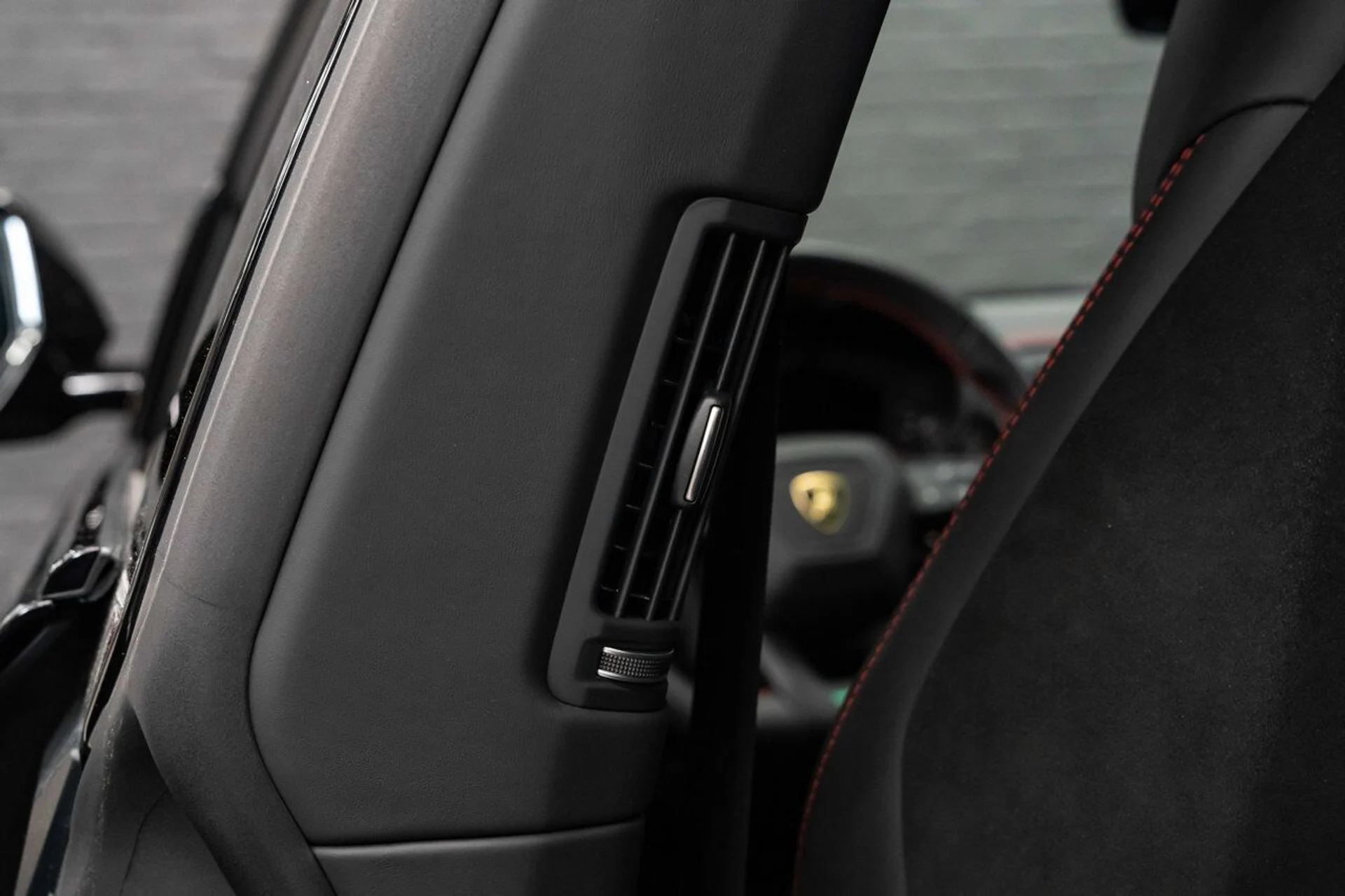 mph109_567490933_lamborghini_urus_2023_9c11e308ea