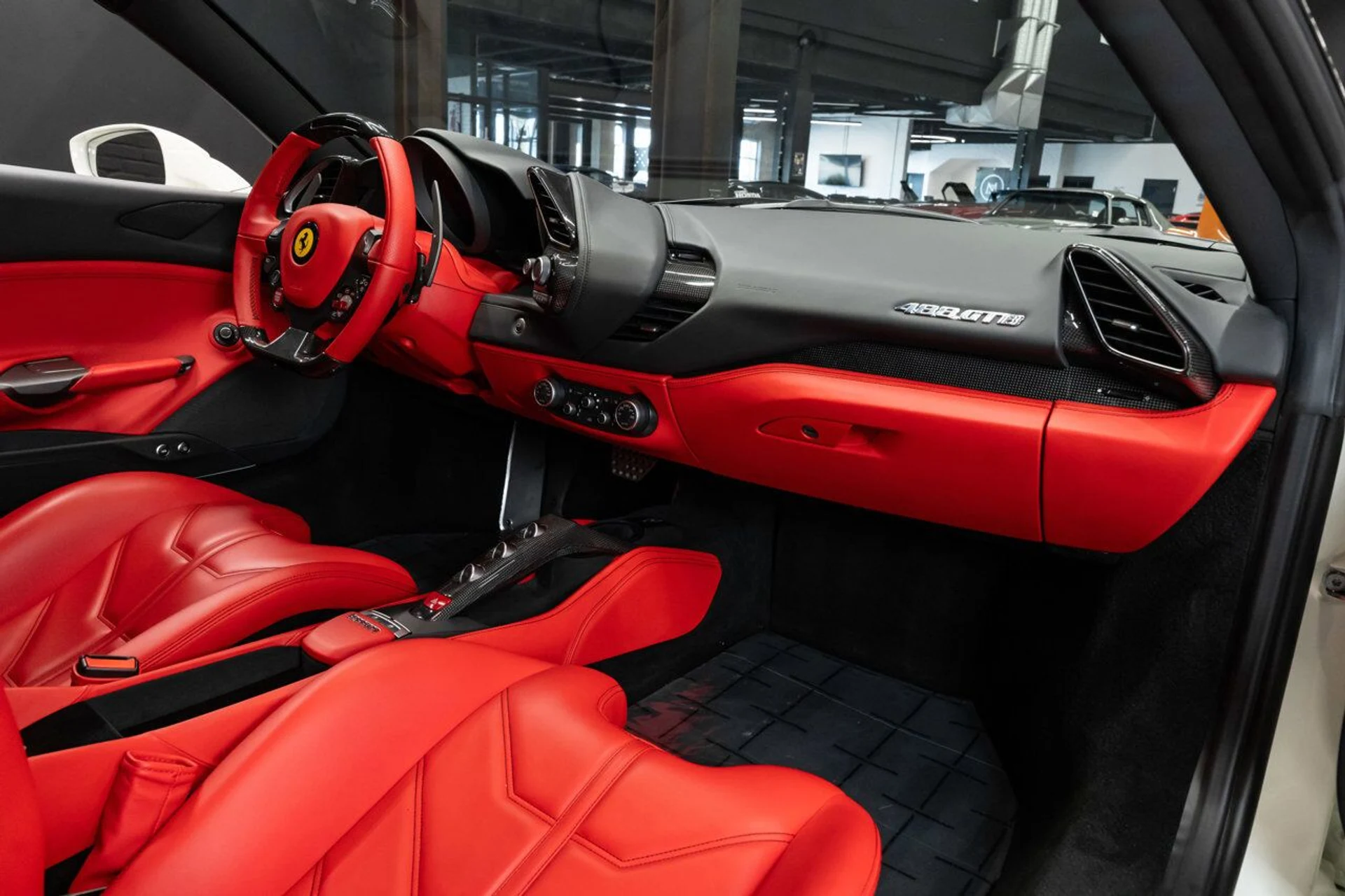 mph110_1252714900_ferrari_488_gtb_2018_5c71fd77d4