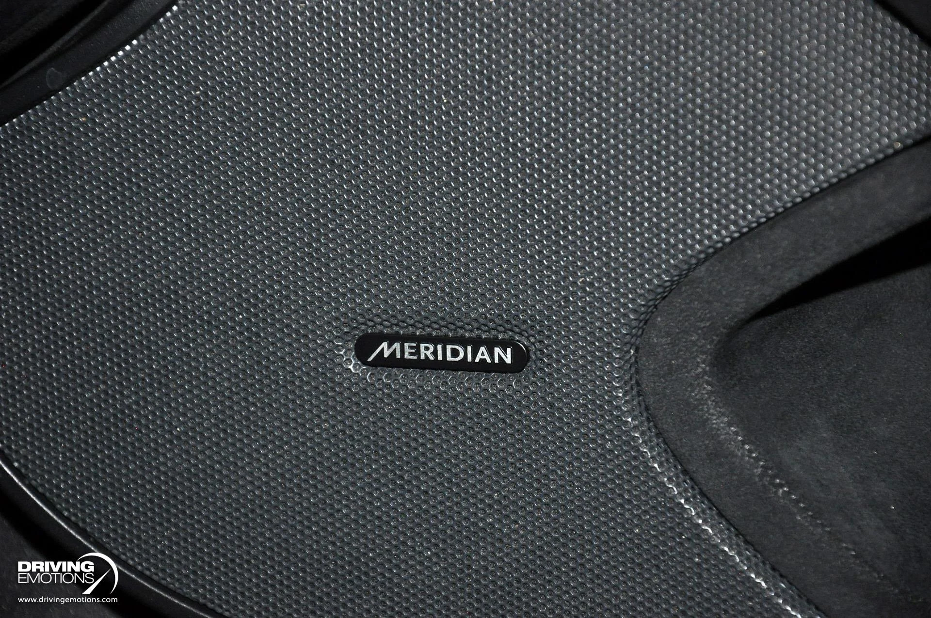 mph110_2031791705_855_p111_l_917edcf60a