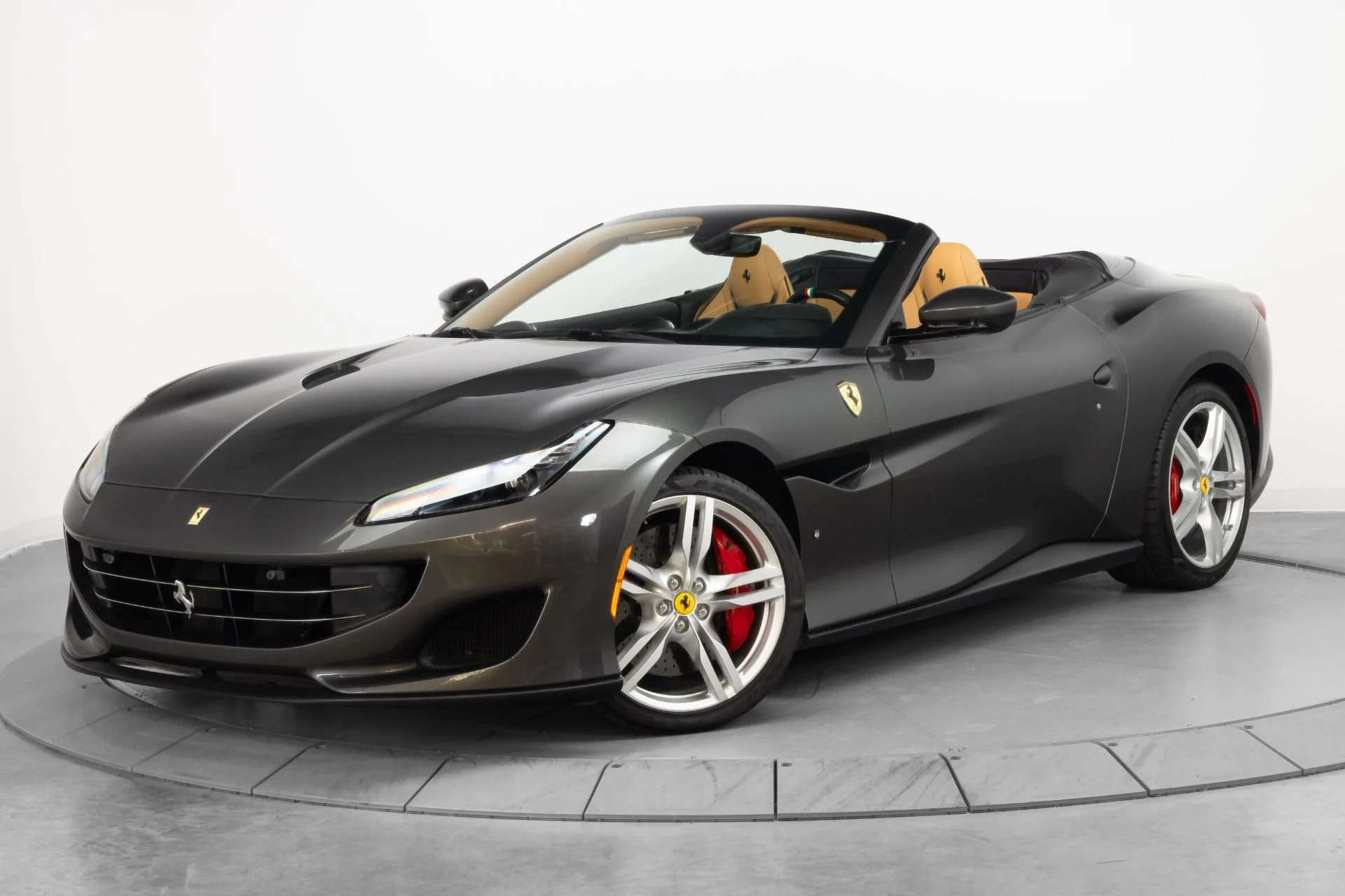 mph110_2229614043_Used_2019_Ferrari_Portofino_1784318320_933ac00fa3