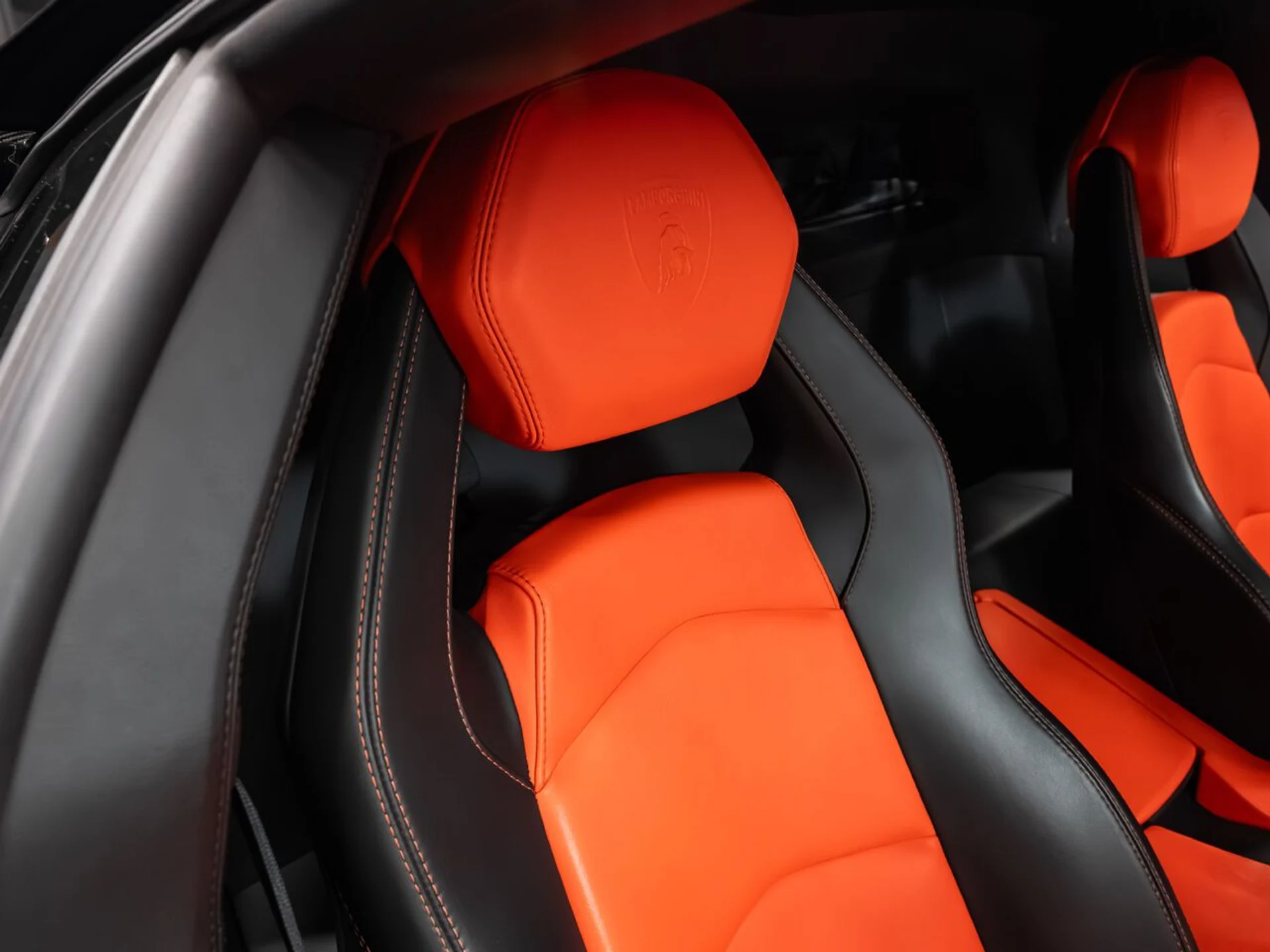 mph110_2493548477_lamborghini_aventador_2015_bb94e16d56