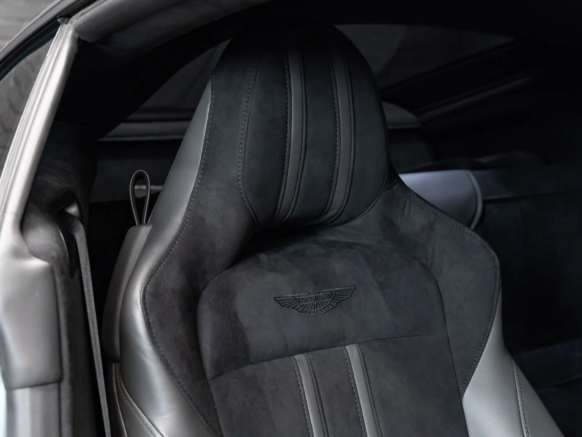 mph110_2796734525_aston_martin_vantage_2020_35b5596d04