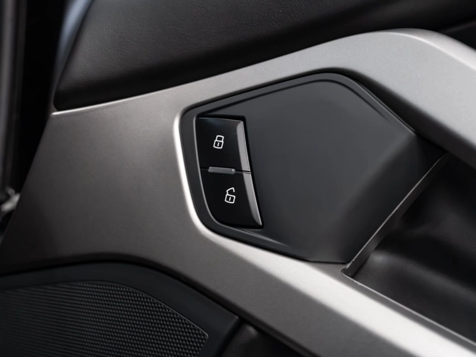 mph110_286687885_lamborghini_aventador_2017_0555900e72