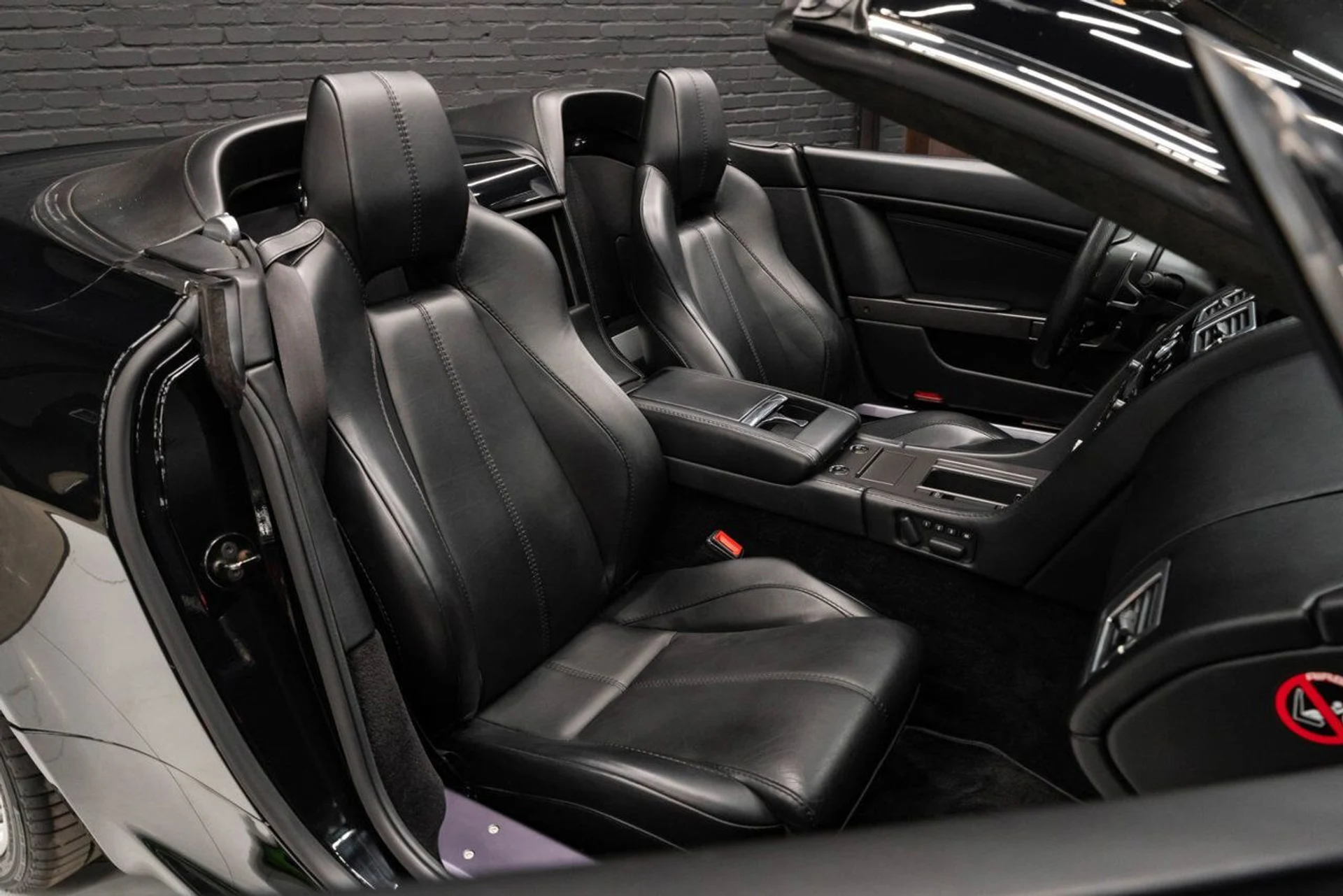 mph110_3585121980_aston_martin_vantage_2008_7a73580f20